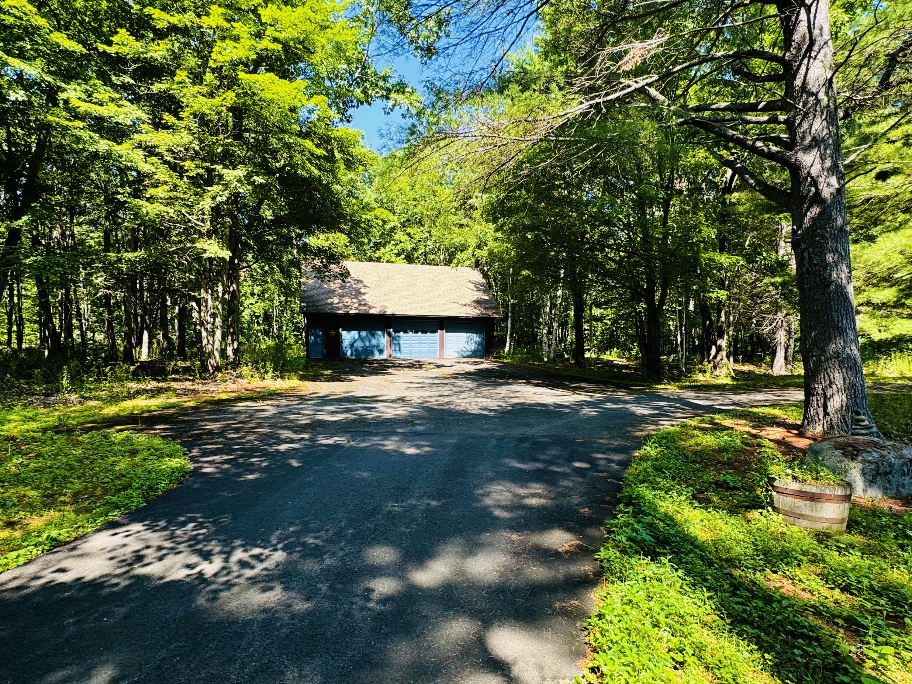 437 Hussey Hill Road