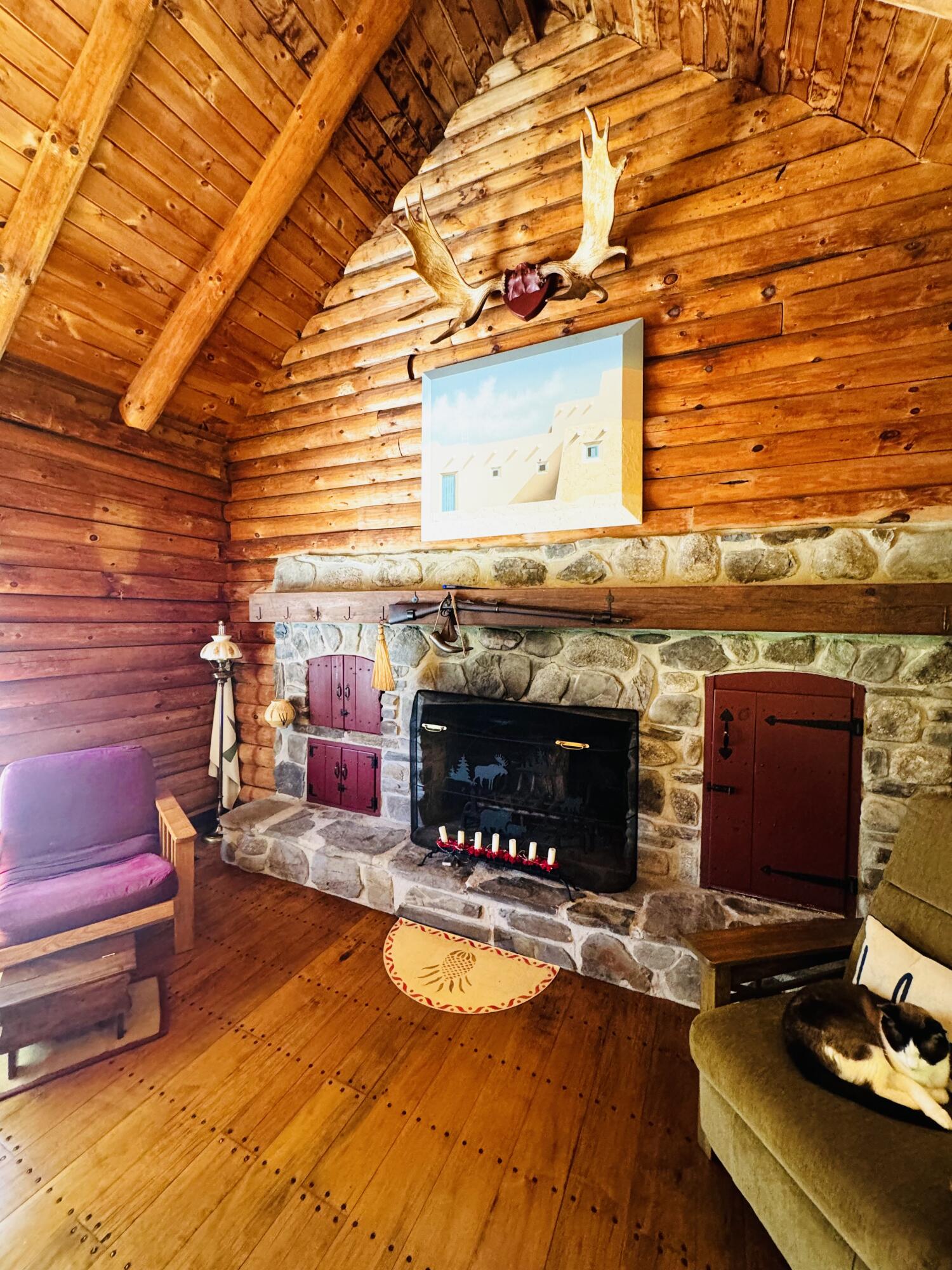 437 Hussey Hill Road