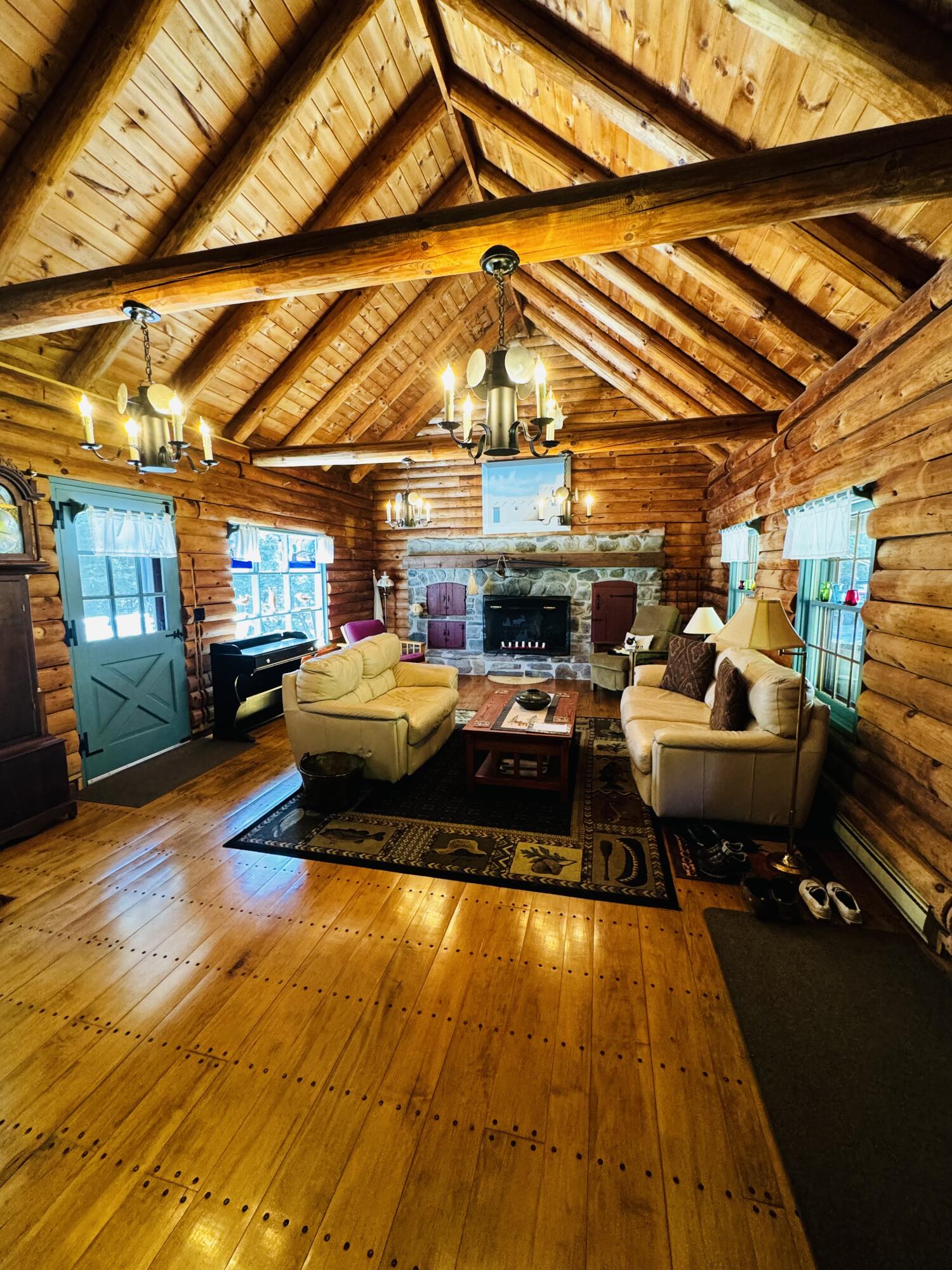 437 Hussey Hill Road