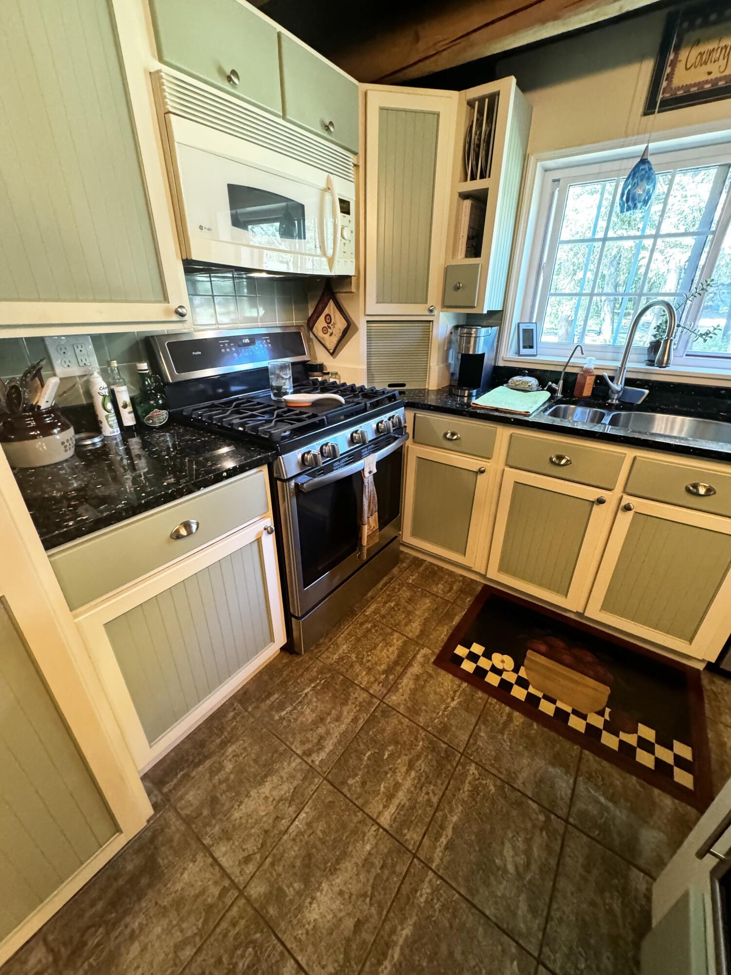 437 Hussey Hill Road
