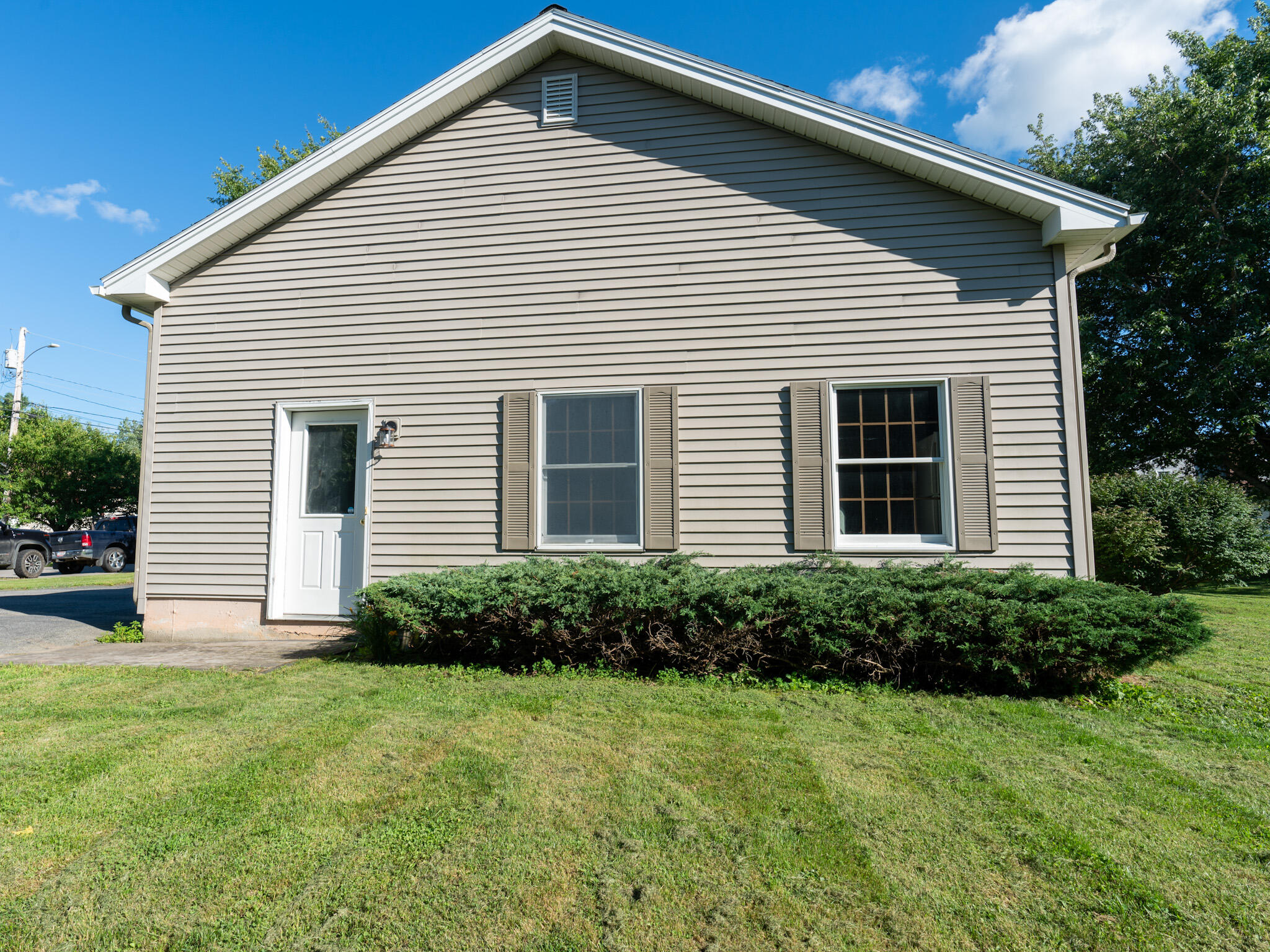 35 Oak Grove Drive