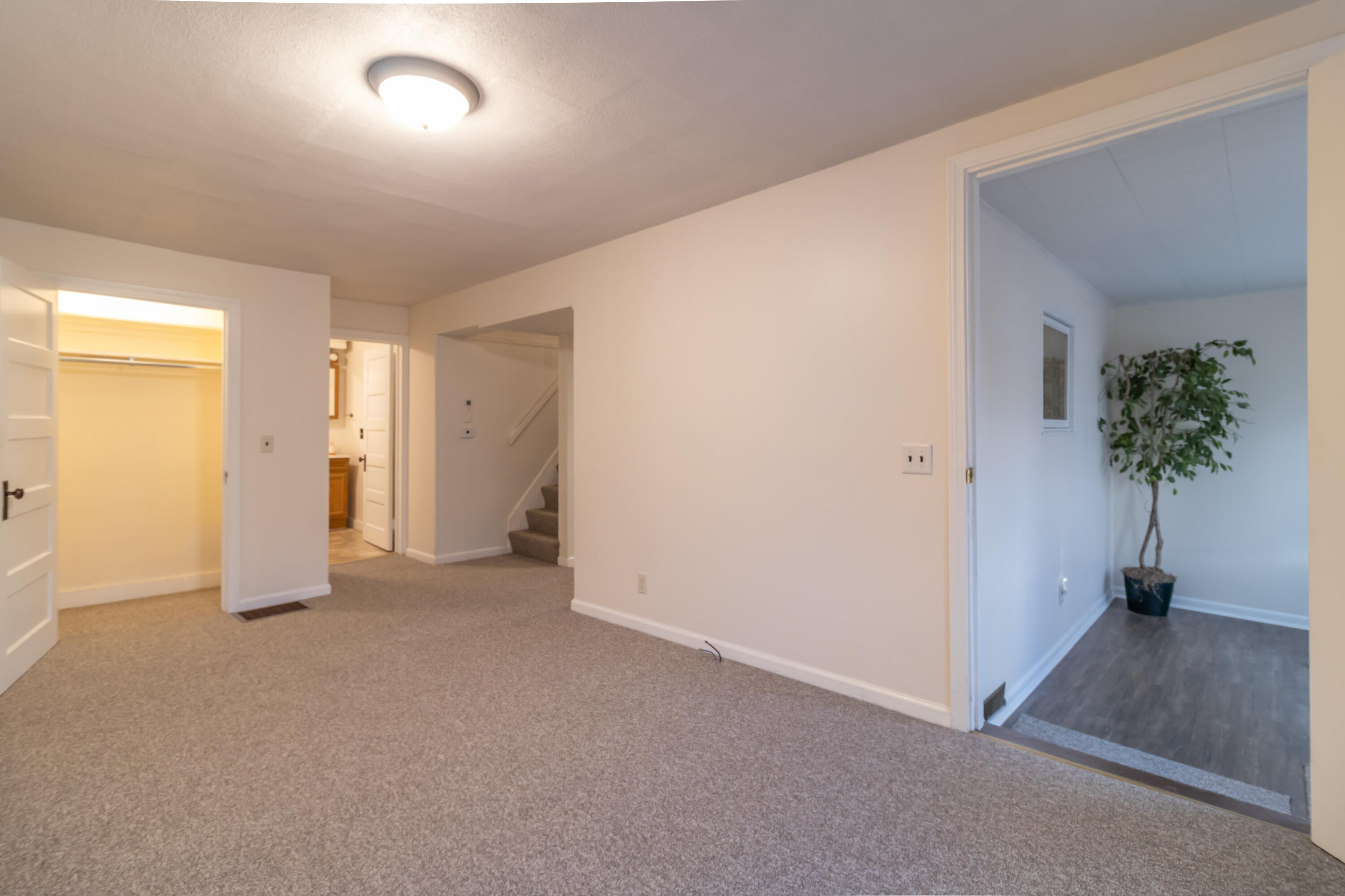 692 Main Road N