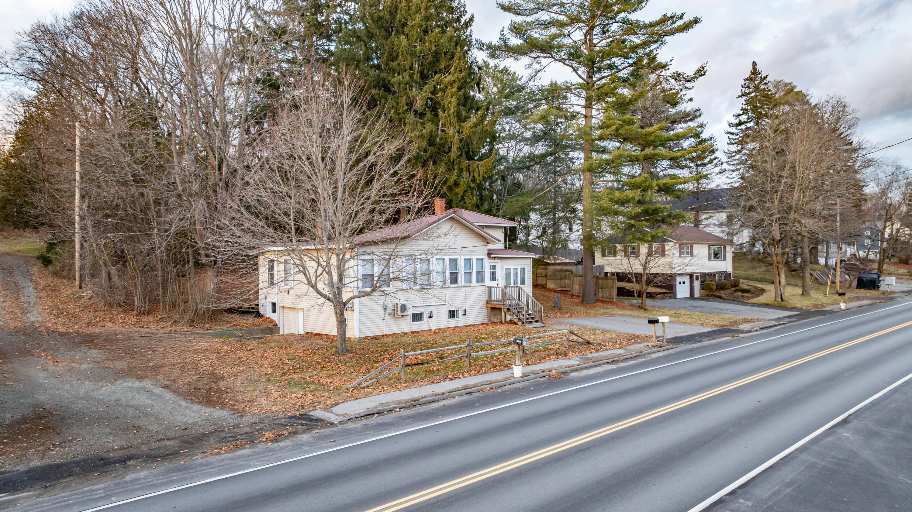 692 Main Road N