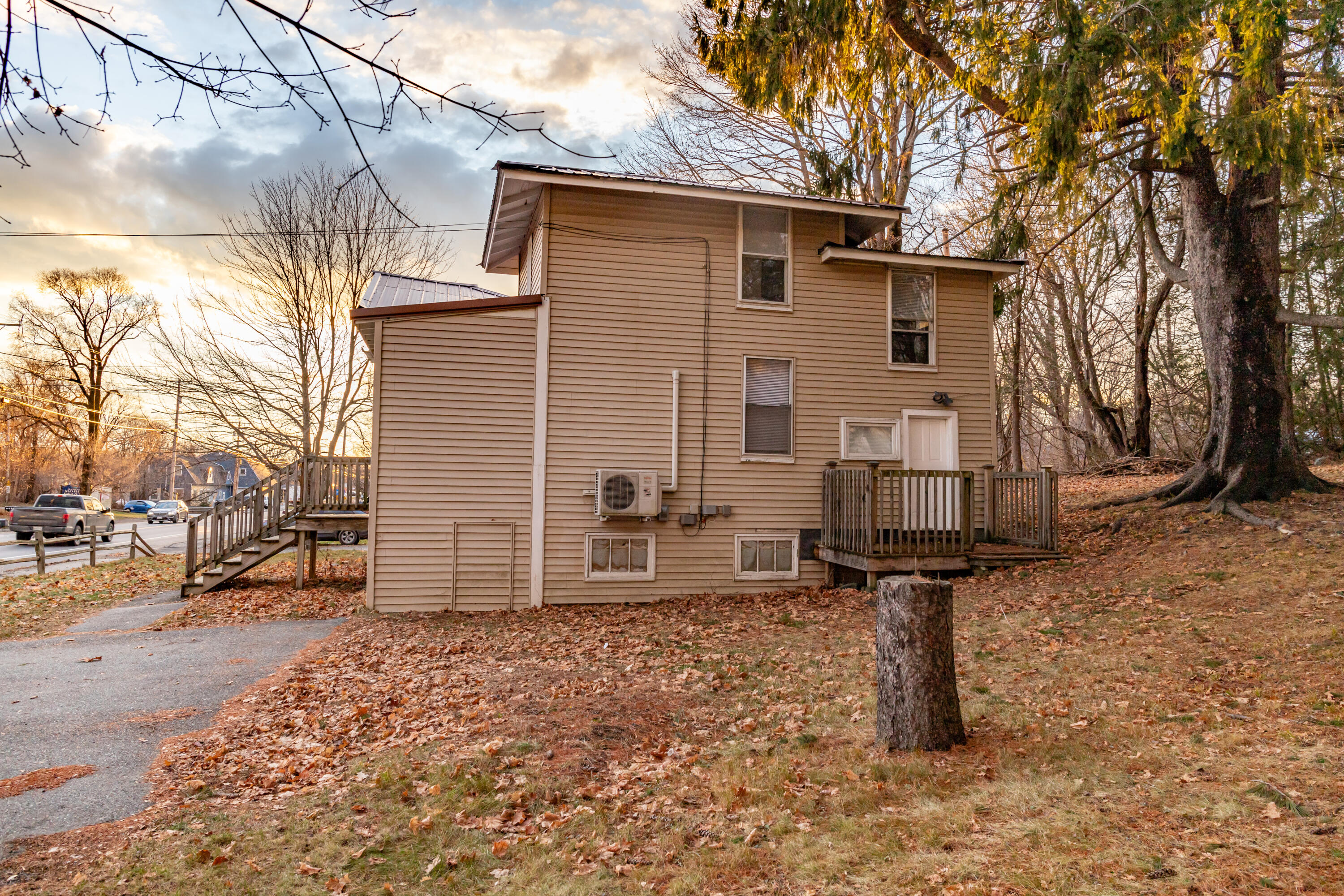 692 Main Road N