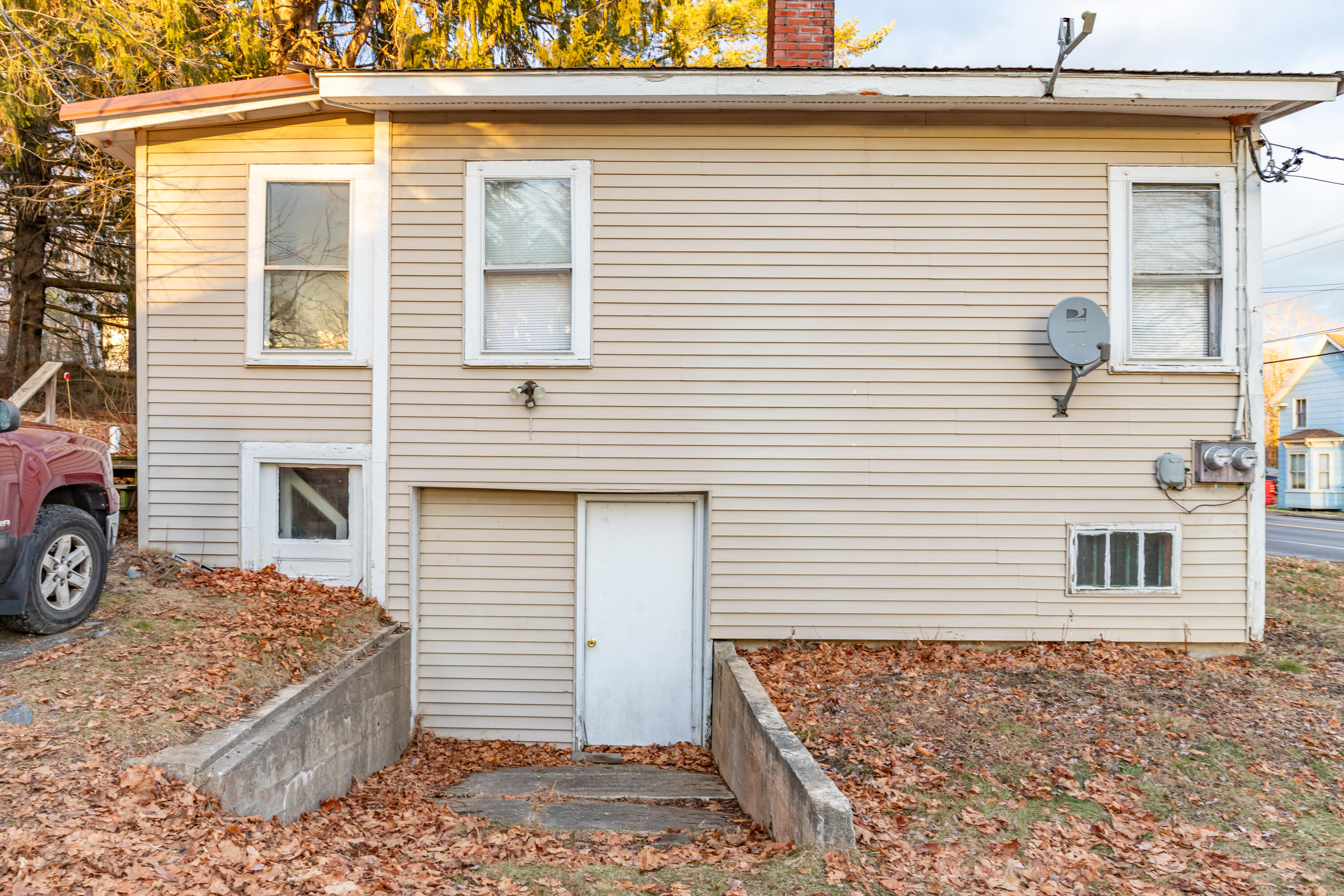 692 Main Road N