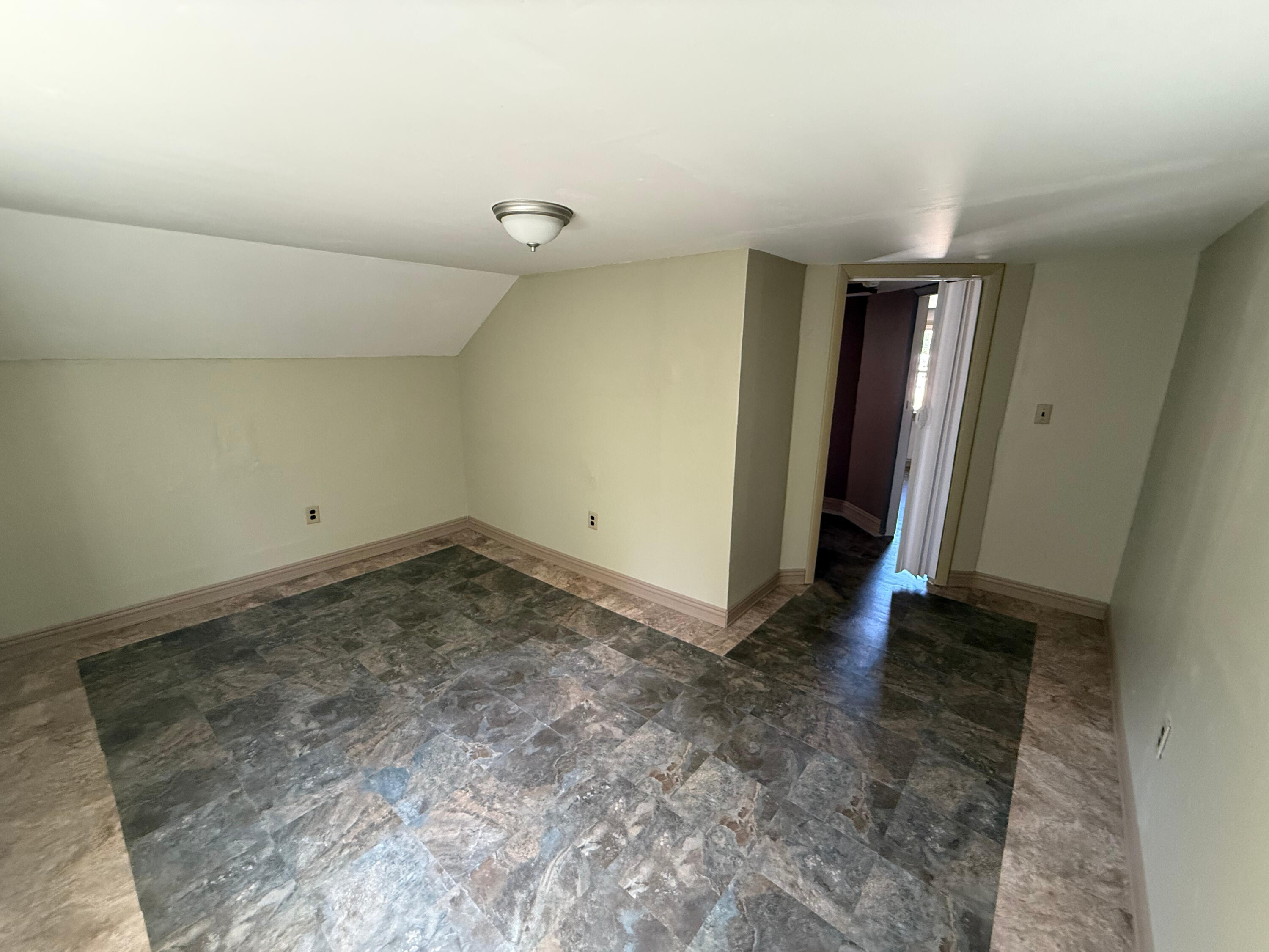 633 Norway Road
