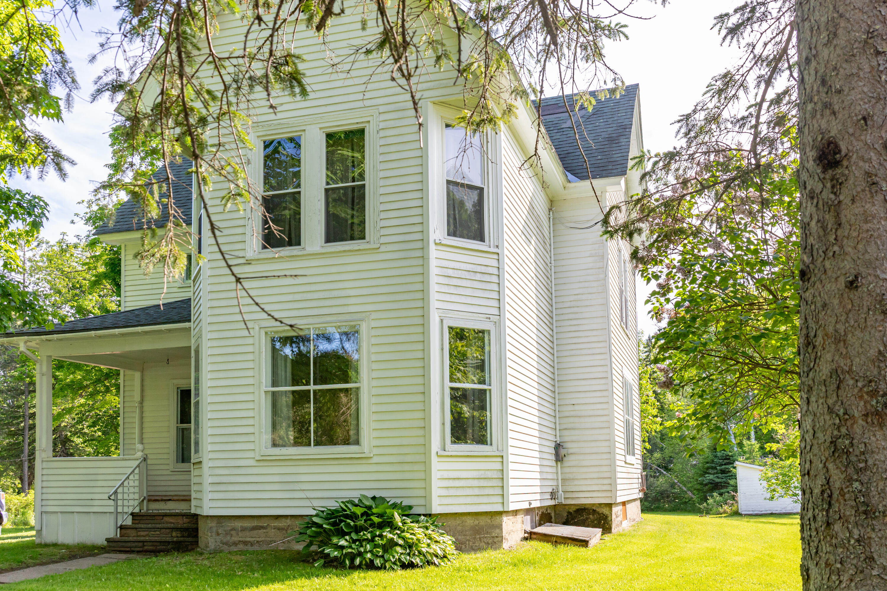 10 Joslyn Street