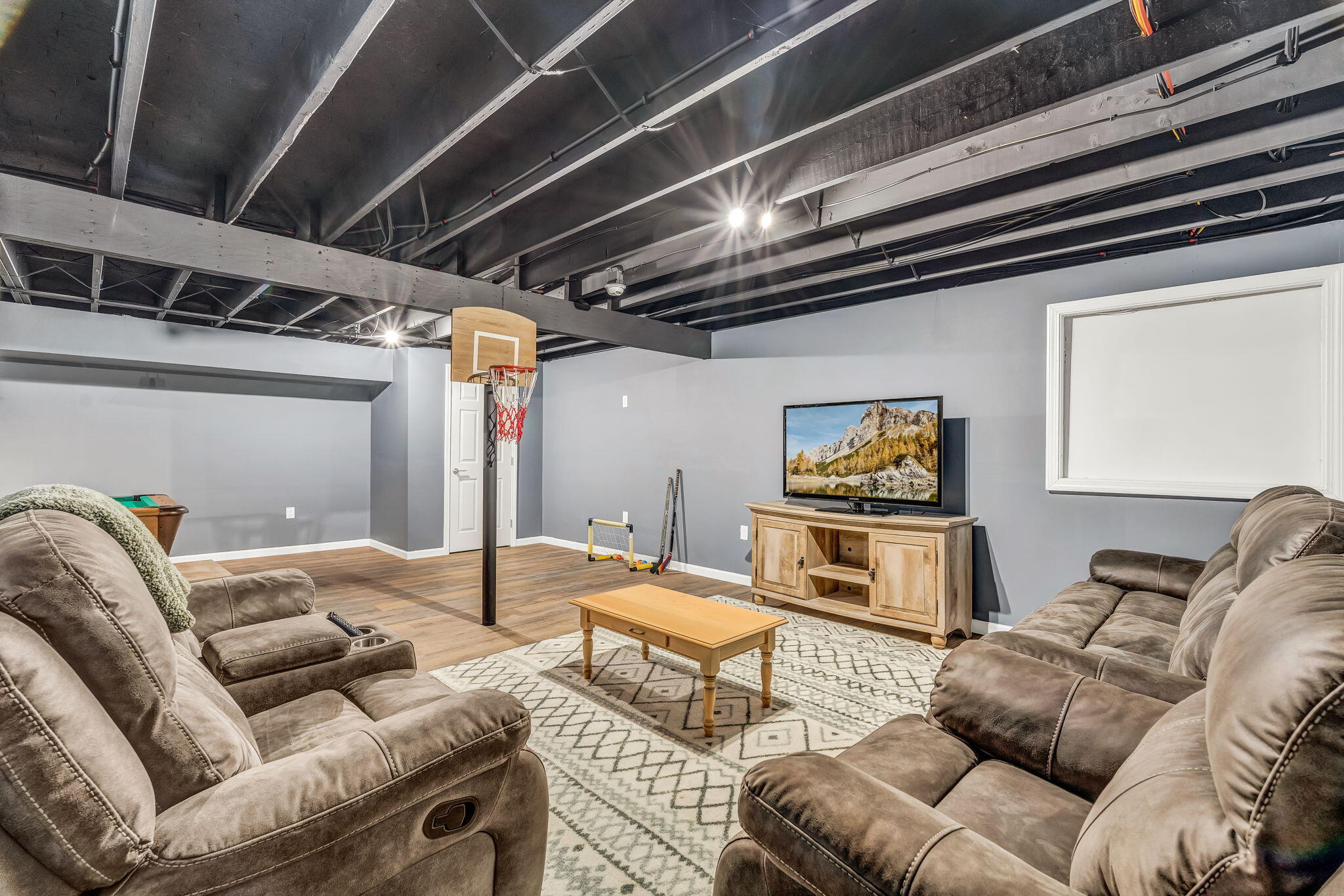 7 Alard Drive