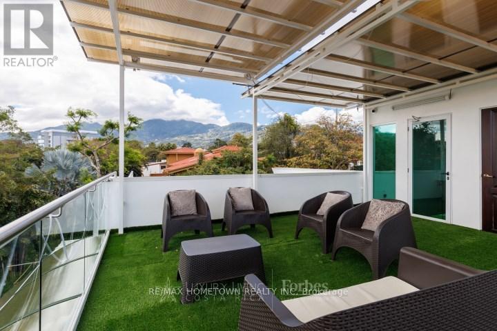 LOS LAURELES ESCAZU
