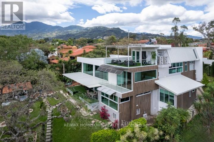 LOS LAURELES ESCAZU
