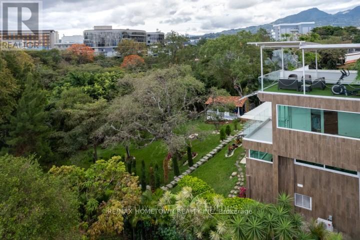 LOS LAURELES ESCAZU