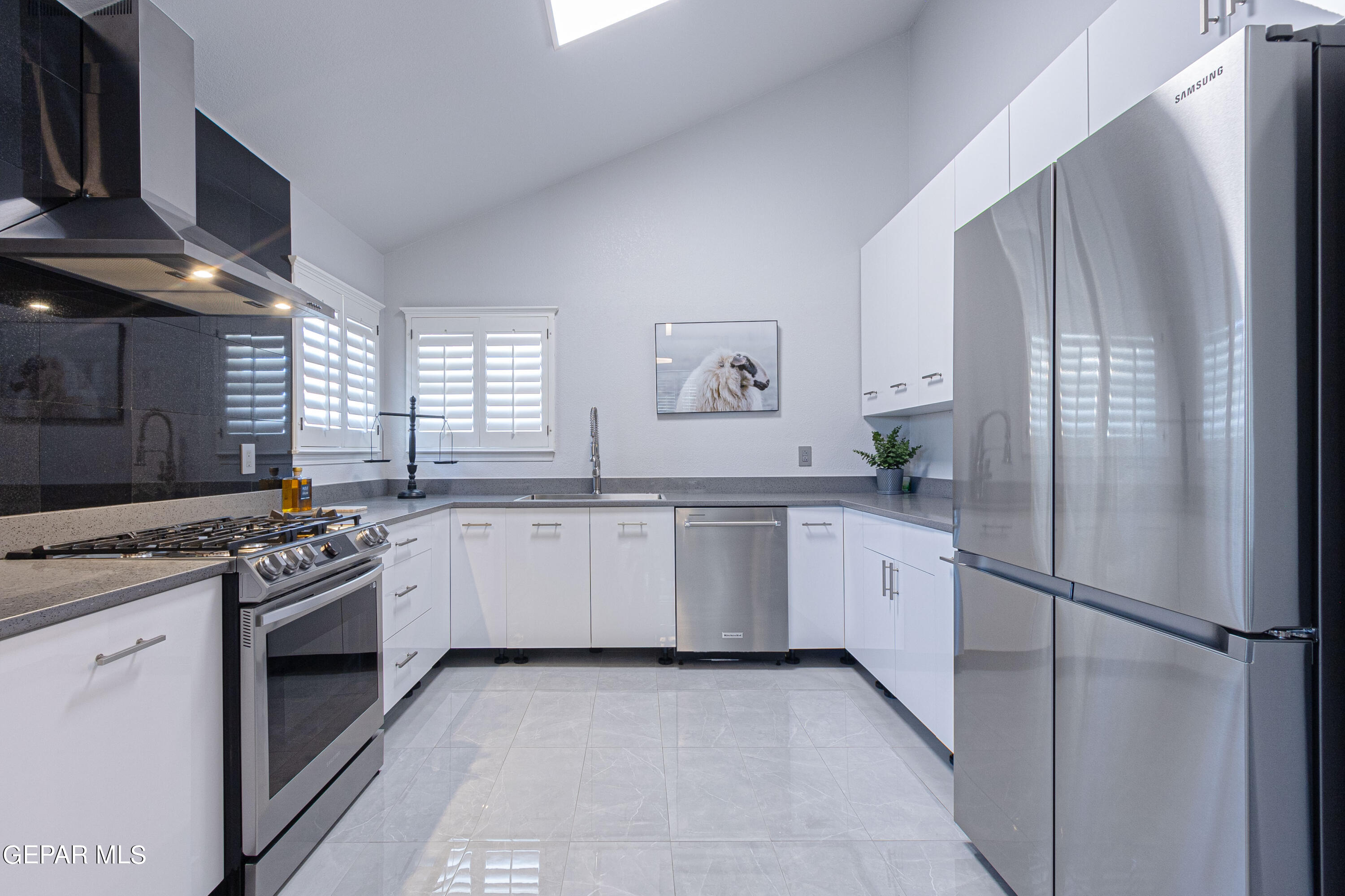 6921 PEARL RIDGE Drive