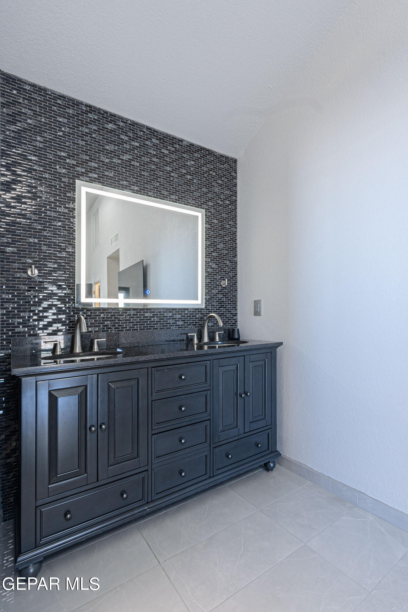 6921 PEARL RIDGE Drive