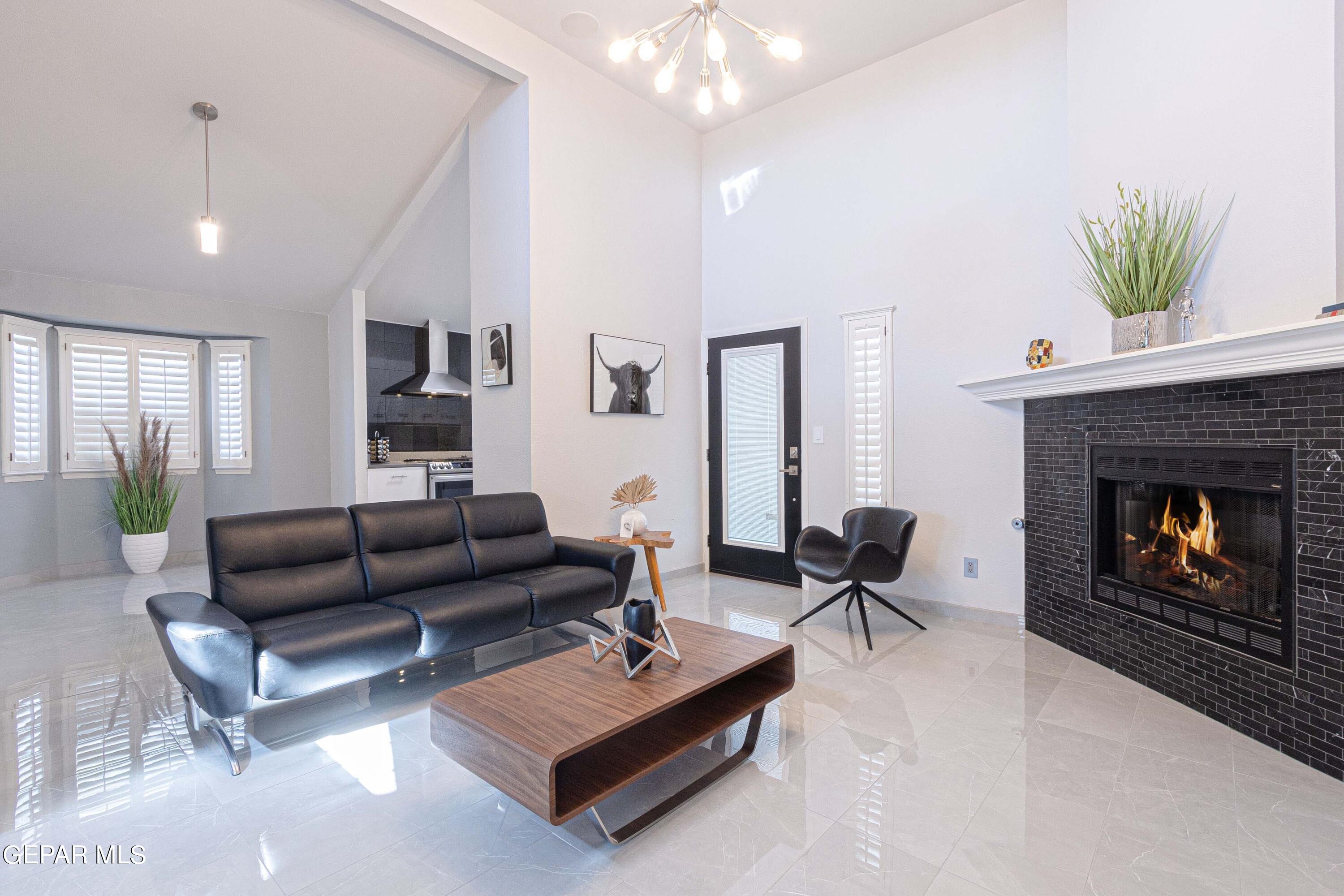 6921 PEARL RIDGE Drive