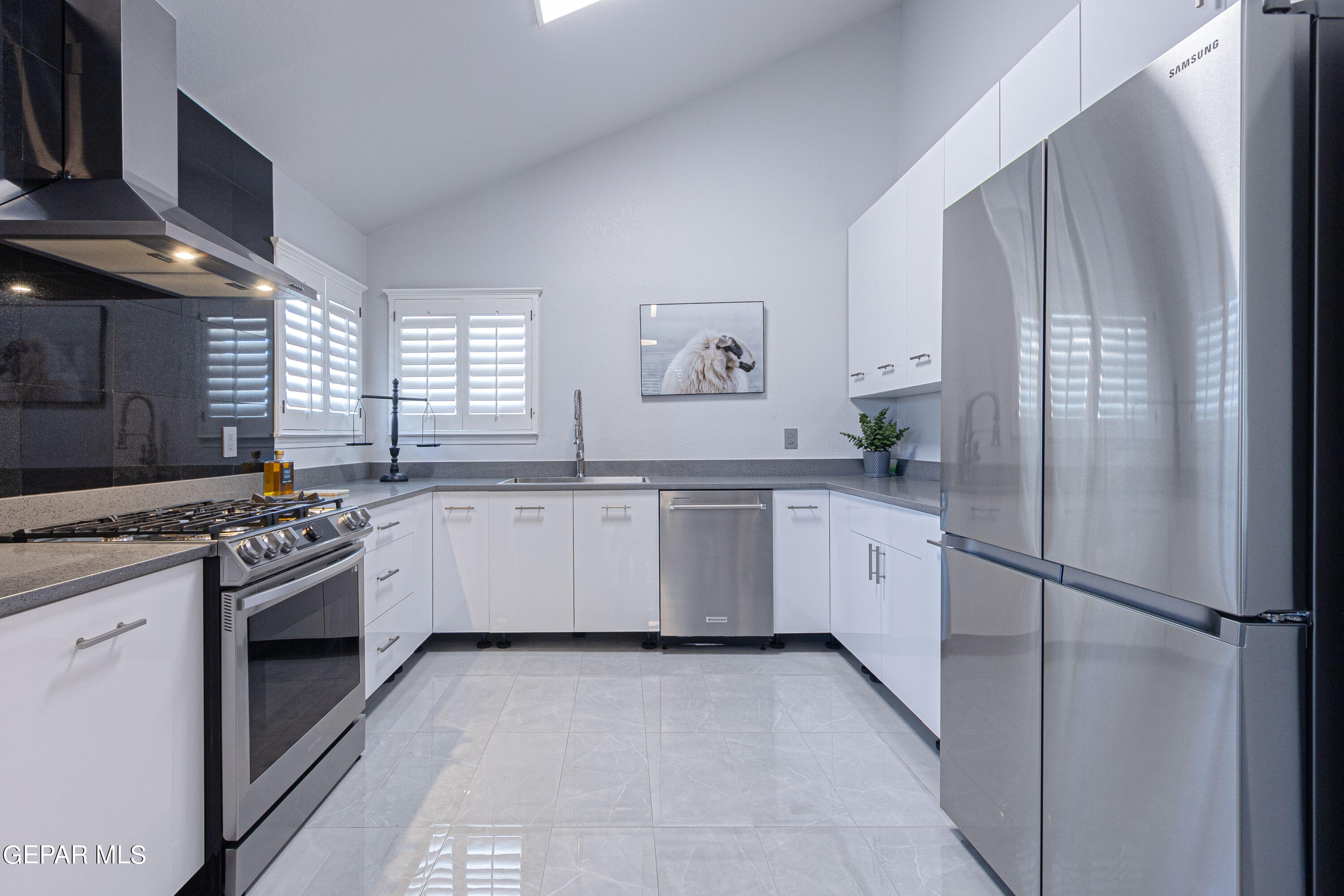 6921 PEARL RIDGE Drive