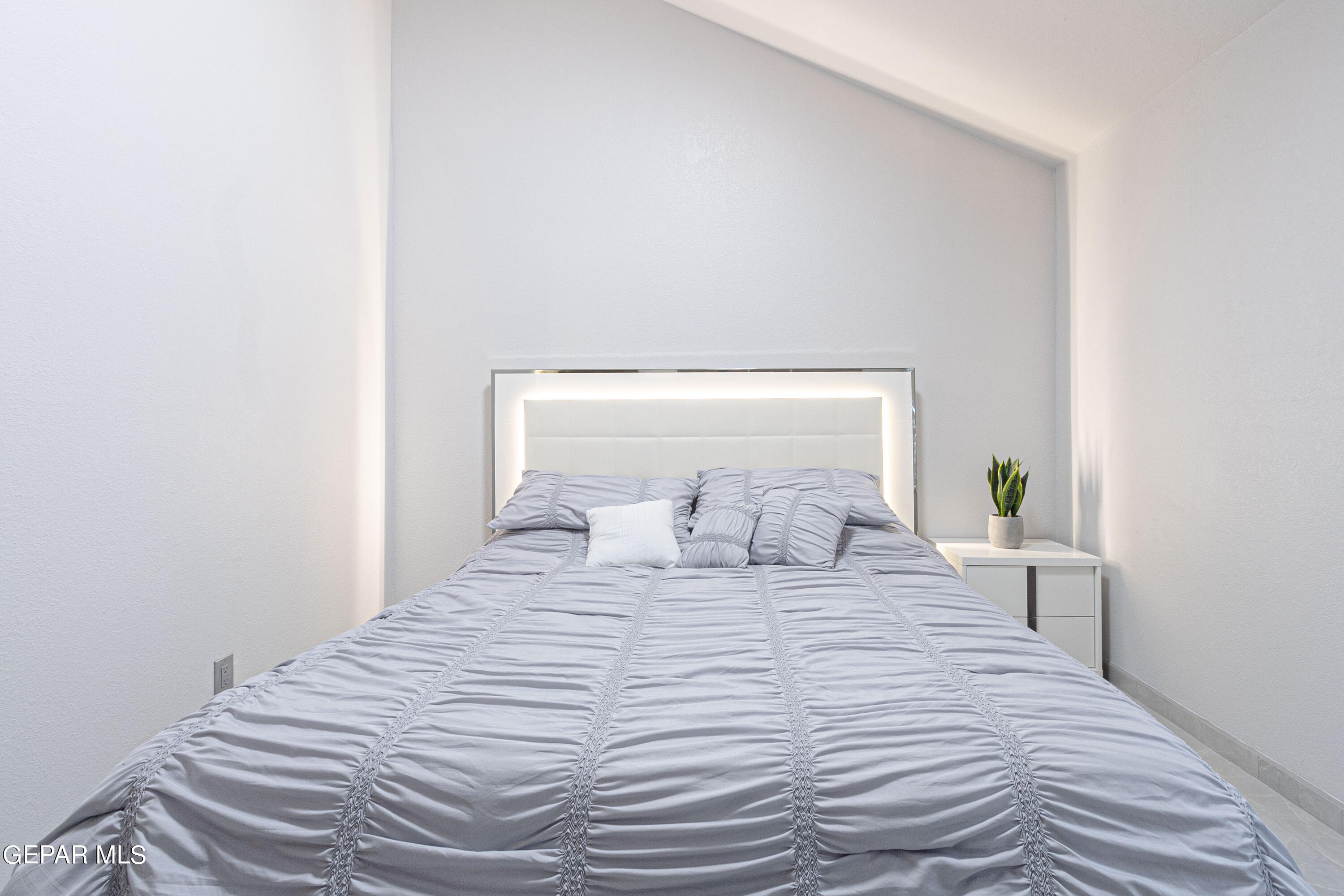 6921 PEARL RIDGE Drive