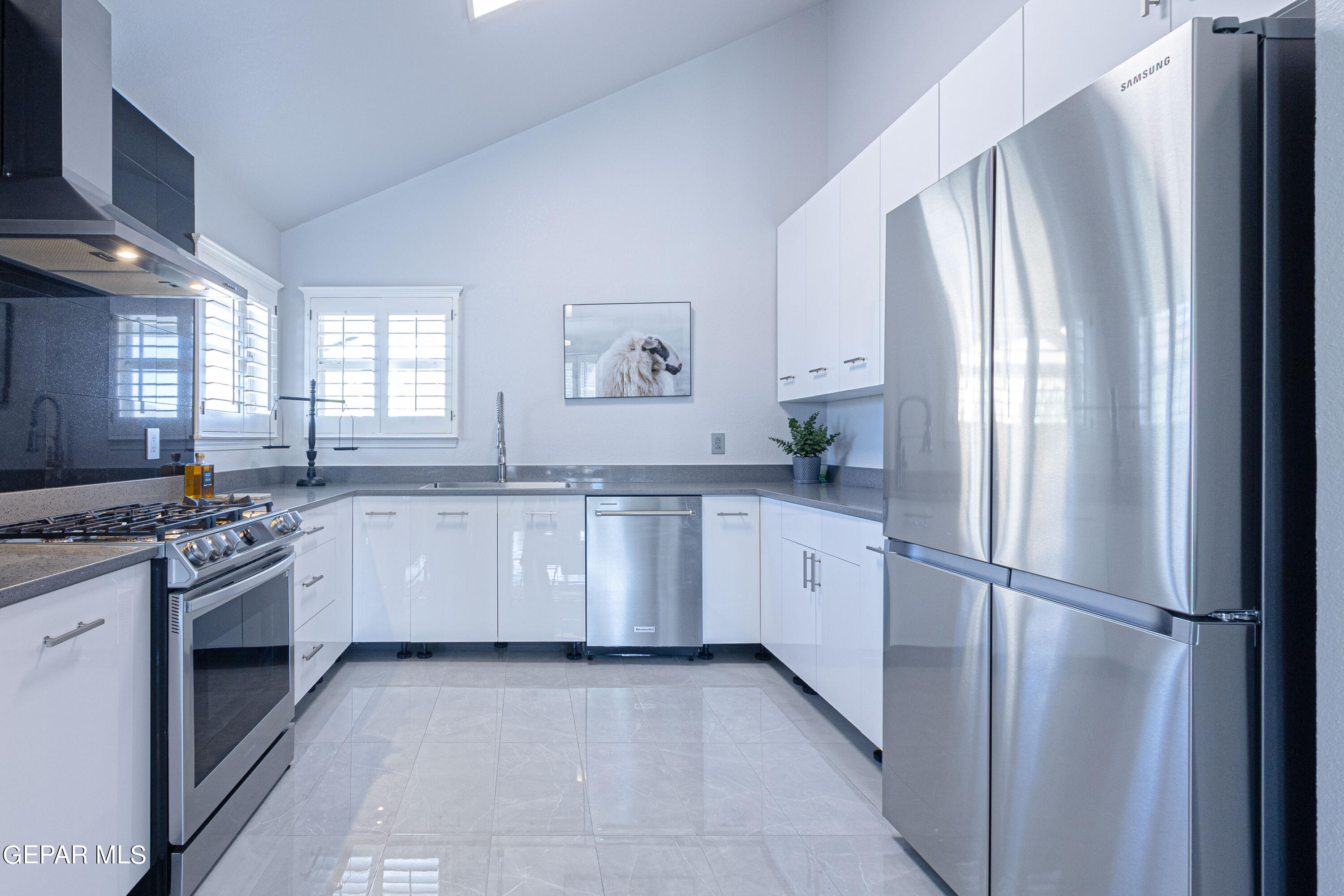 6921 PEARL RIDGE Drive