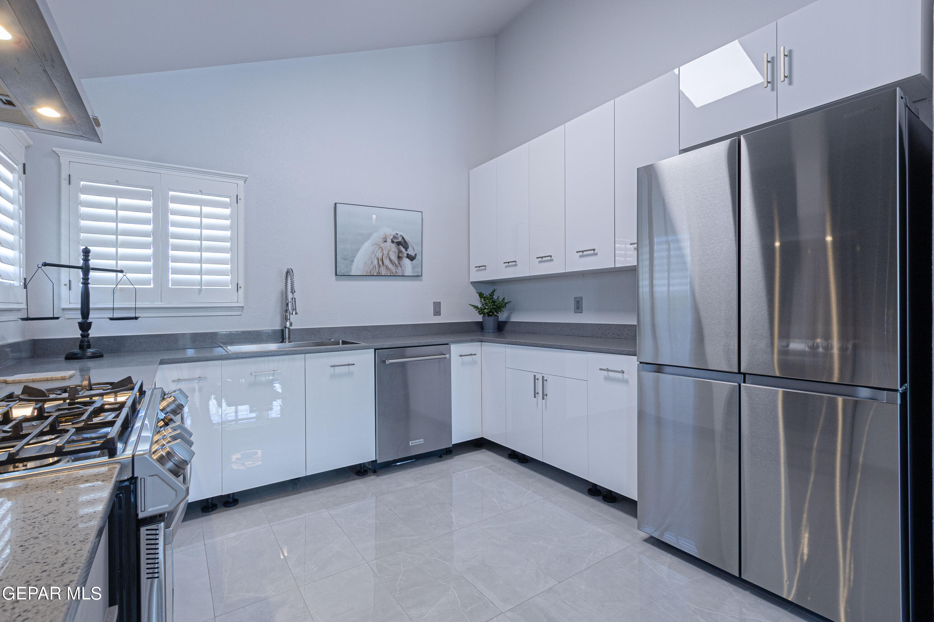 6921 PEARL RIDGE Drive