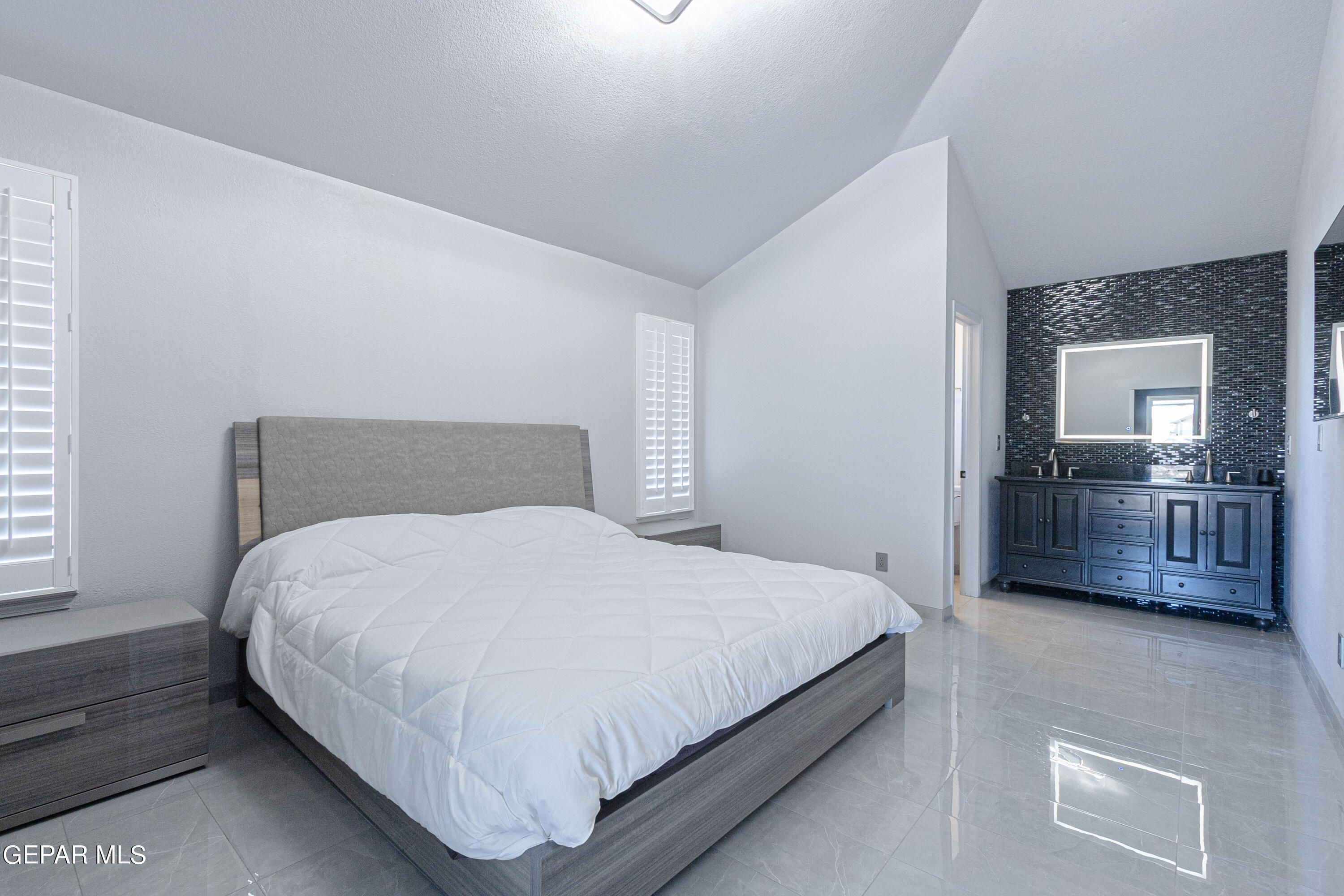 6921 PEARL RIDGE Drive