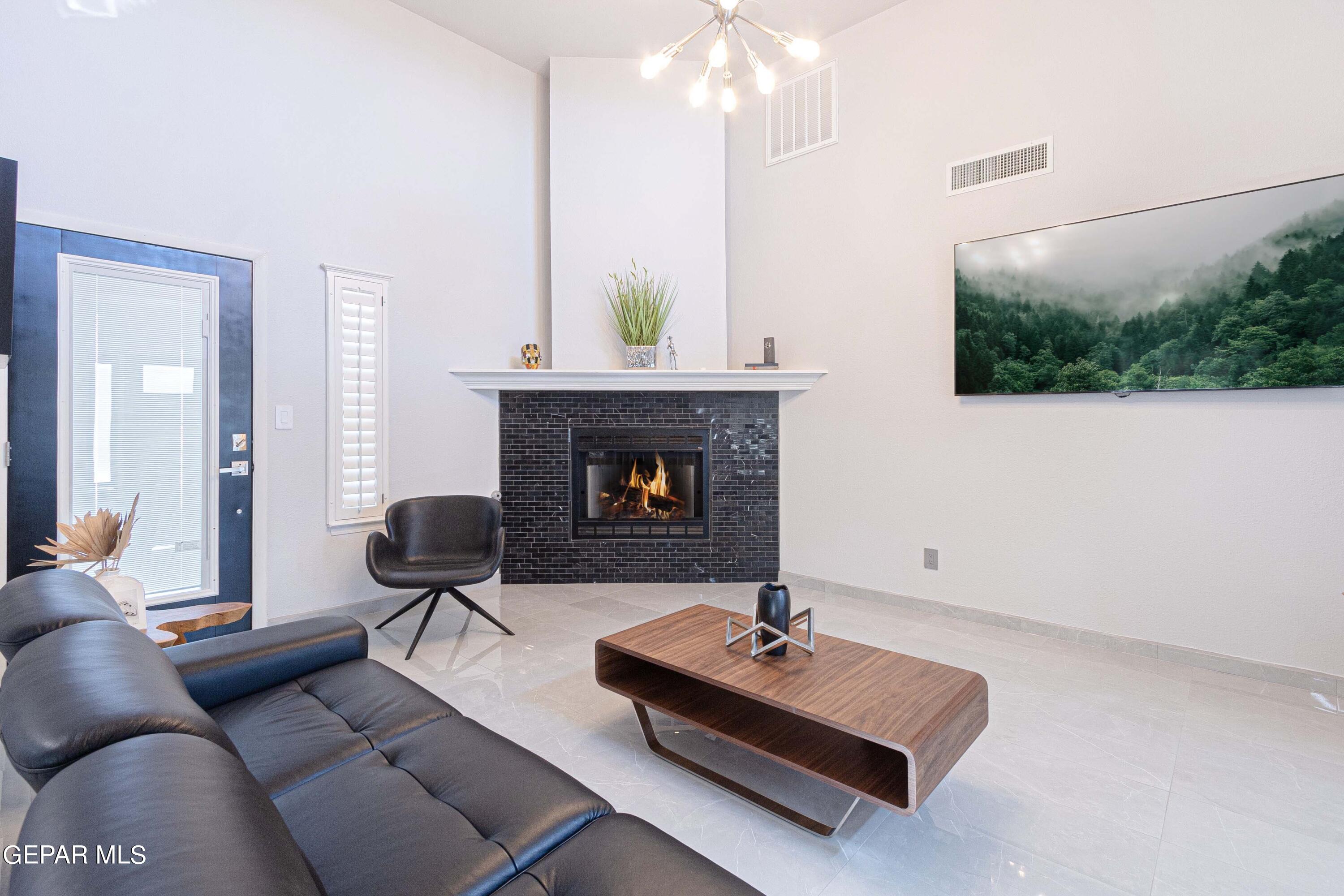 6921 PEARL RIDGE Drive