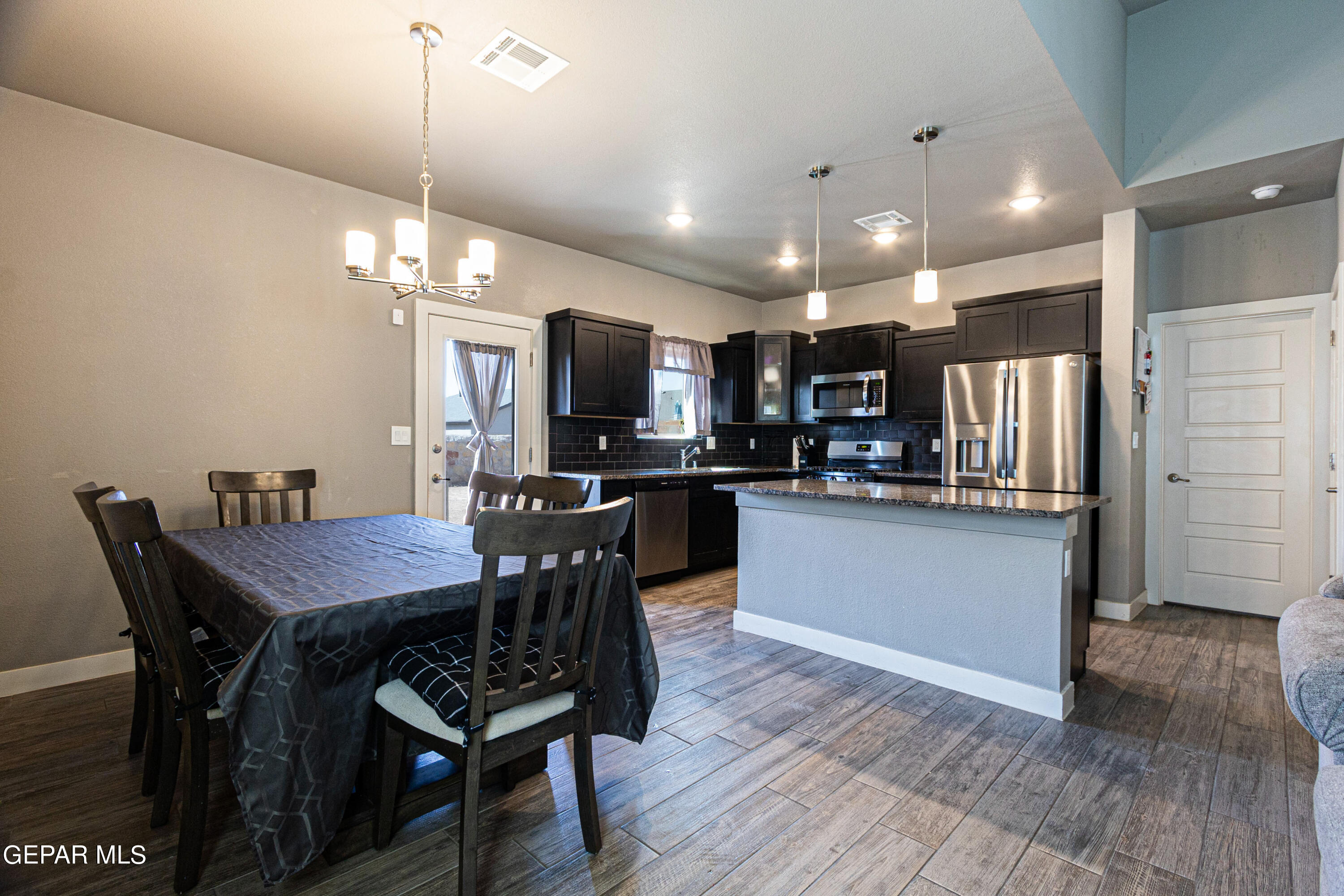 610 Charles Heinrich St