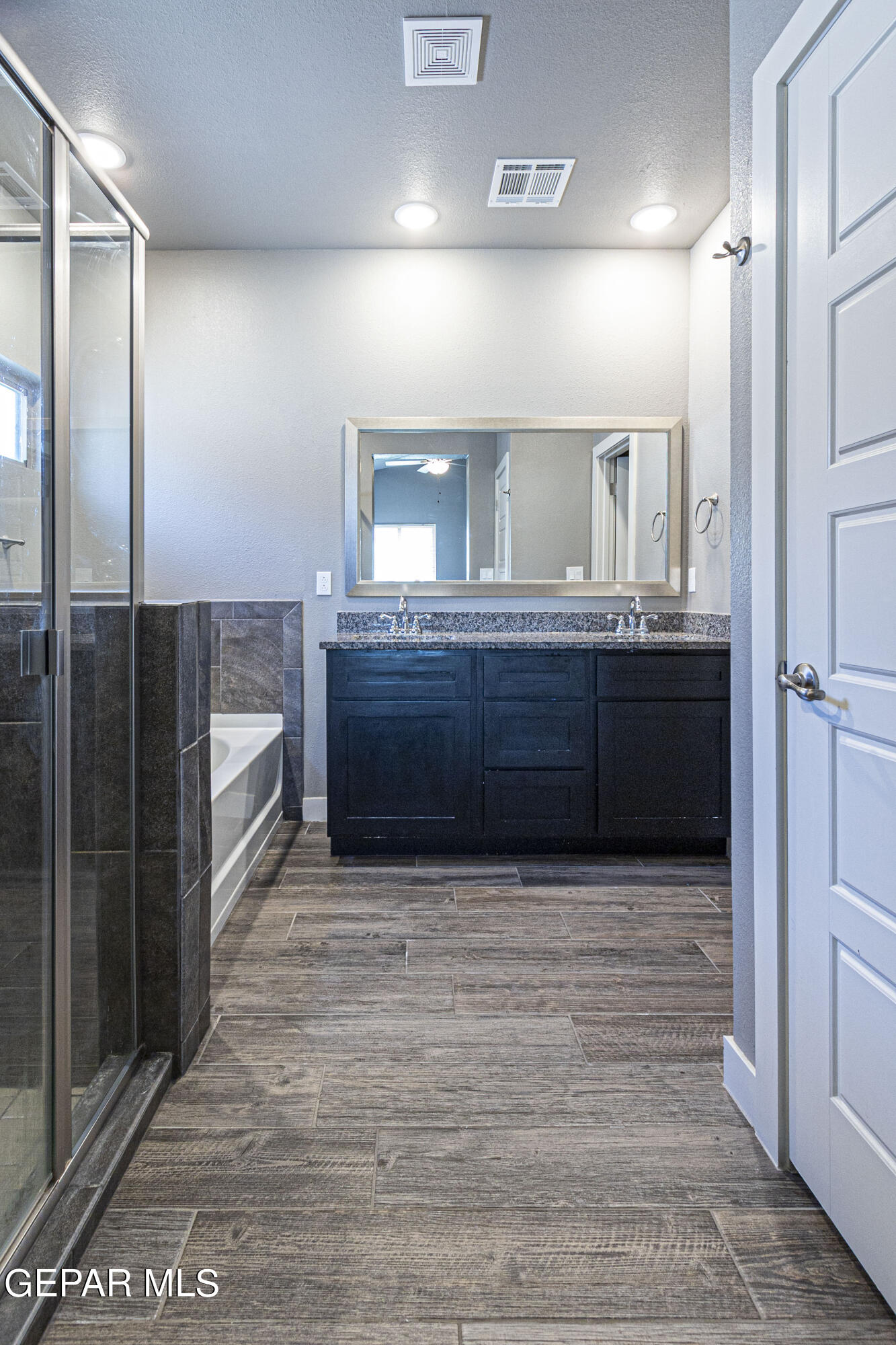 610 Charles Heinrich St