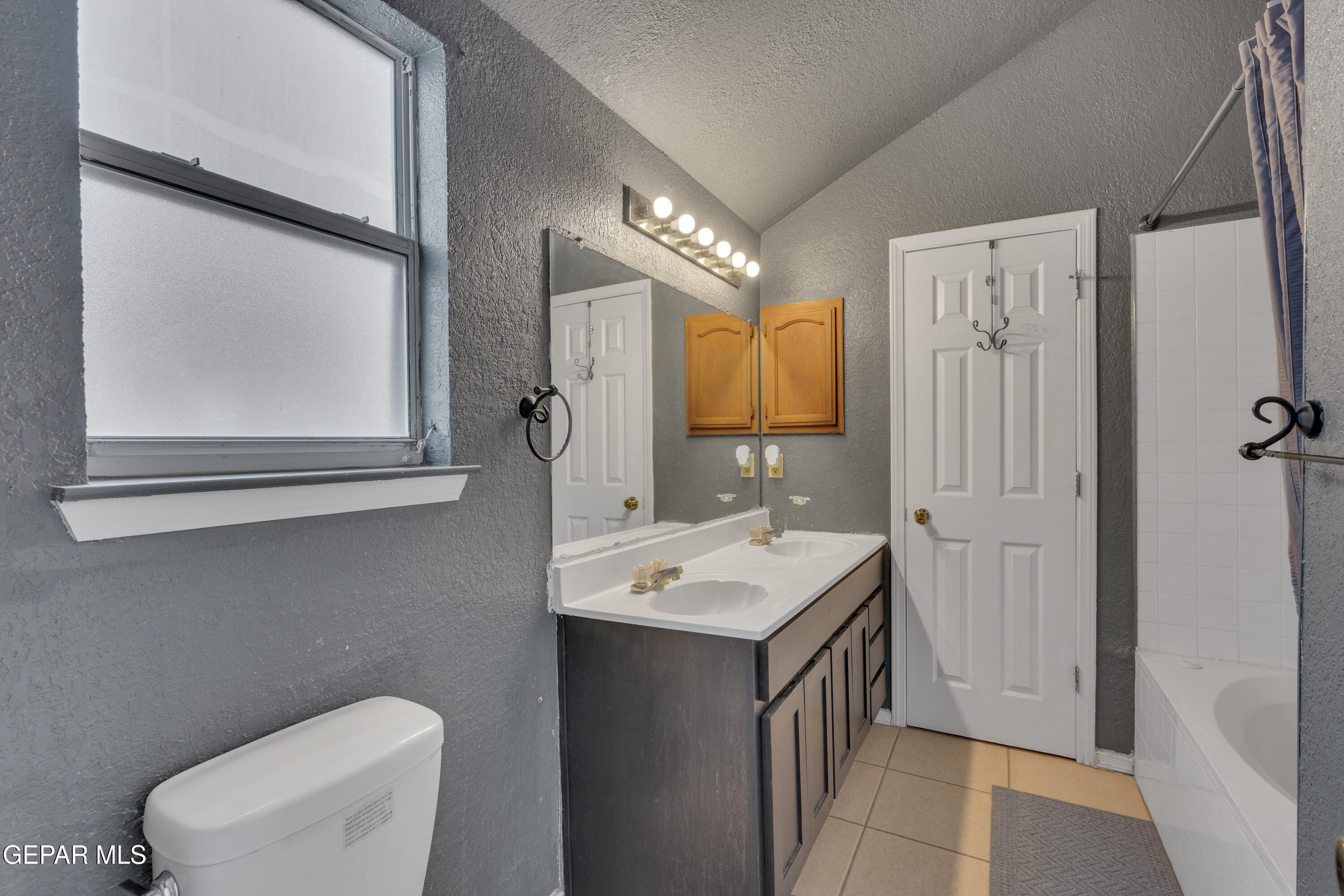 6653 MALACHITE Court