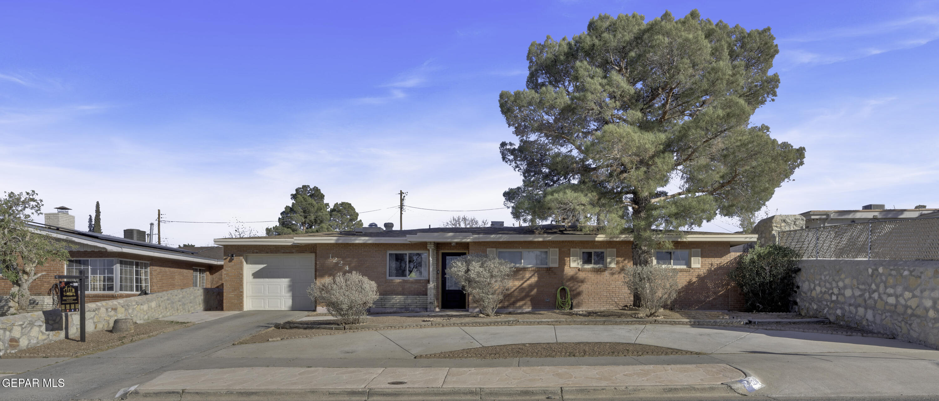 1224 BOIS D ARC Drive