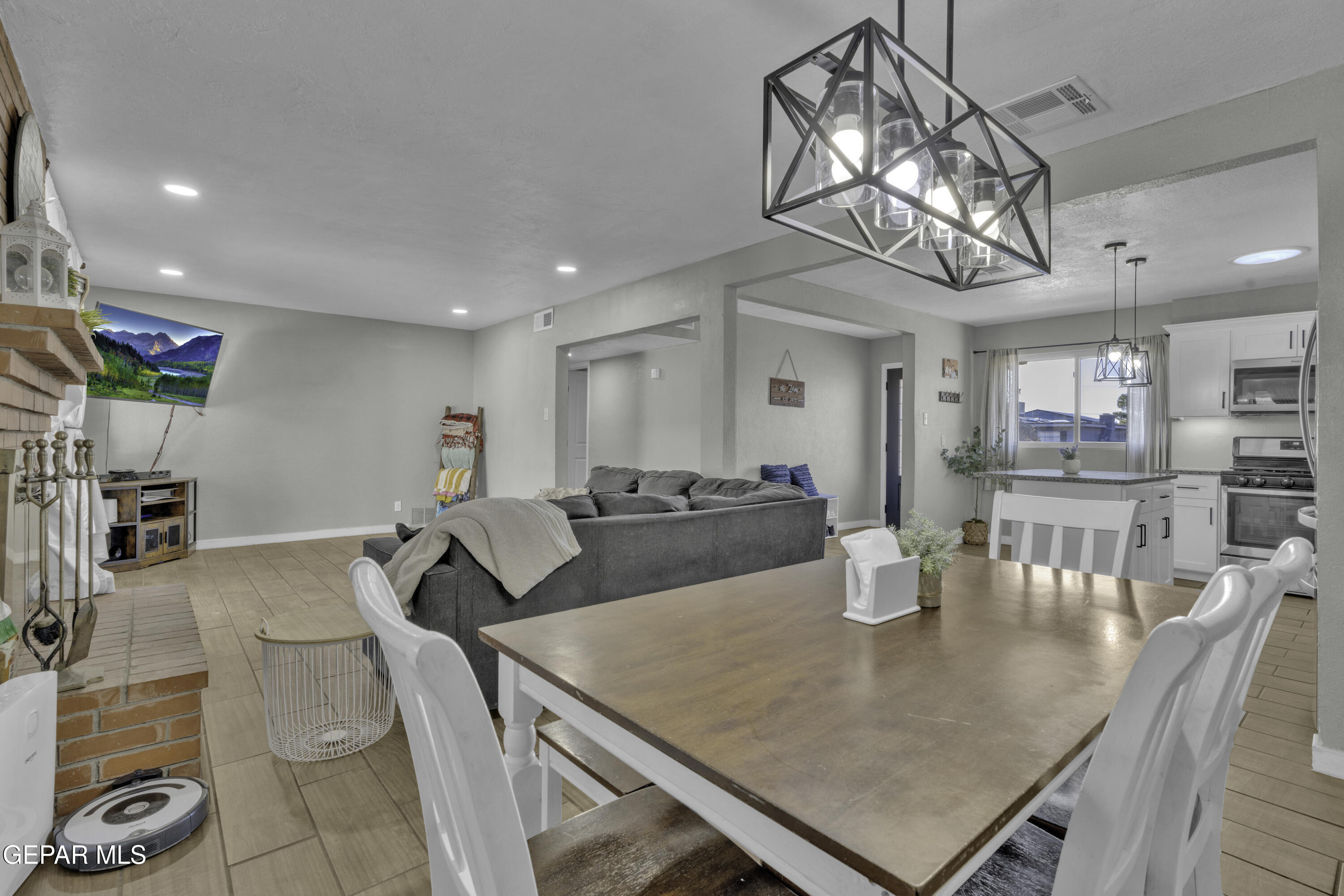 1224 BOIS D ARC Drive