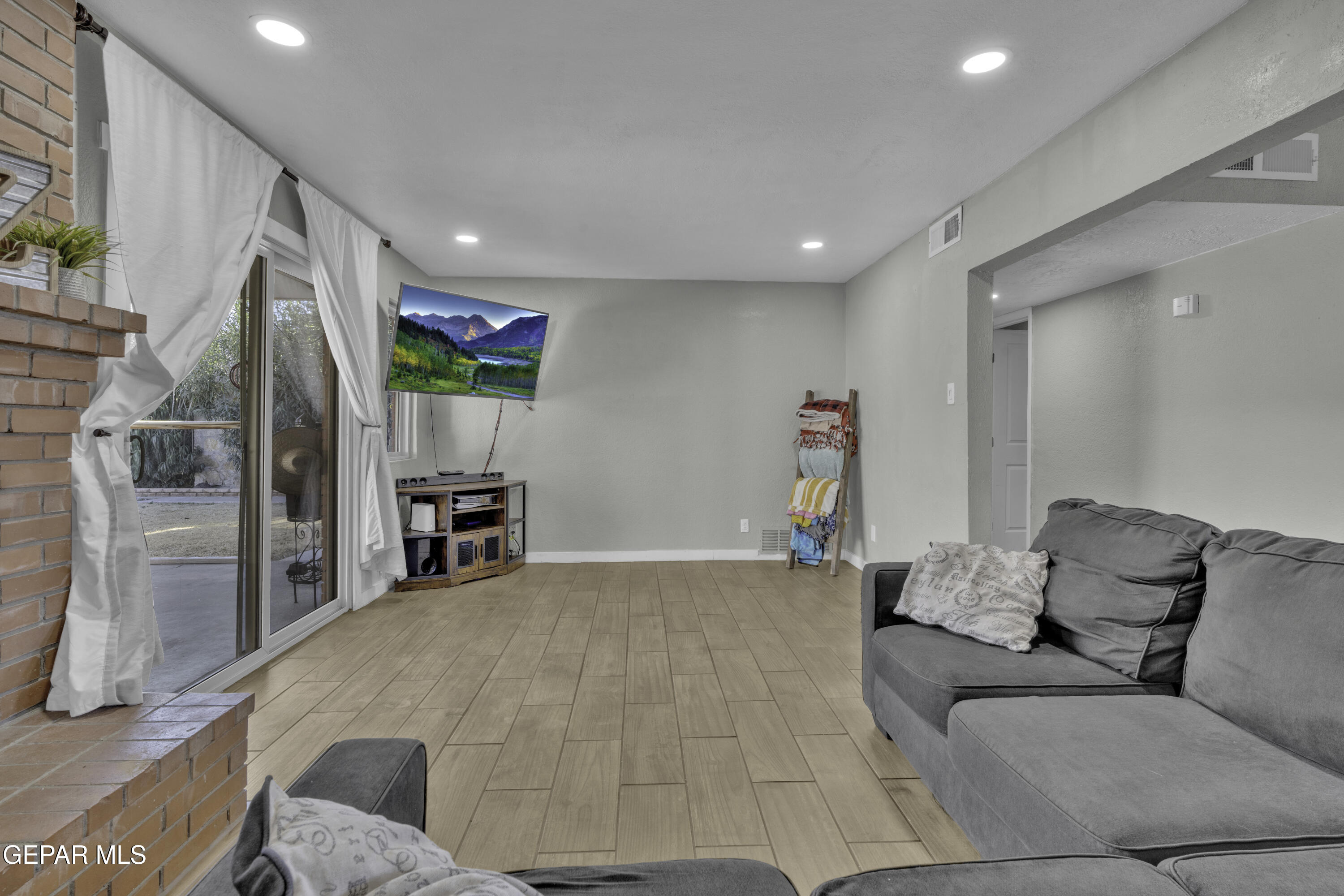 1224 BOIS D ARC Drive