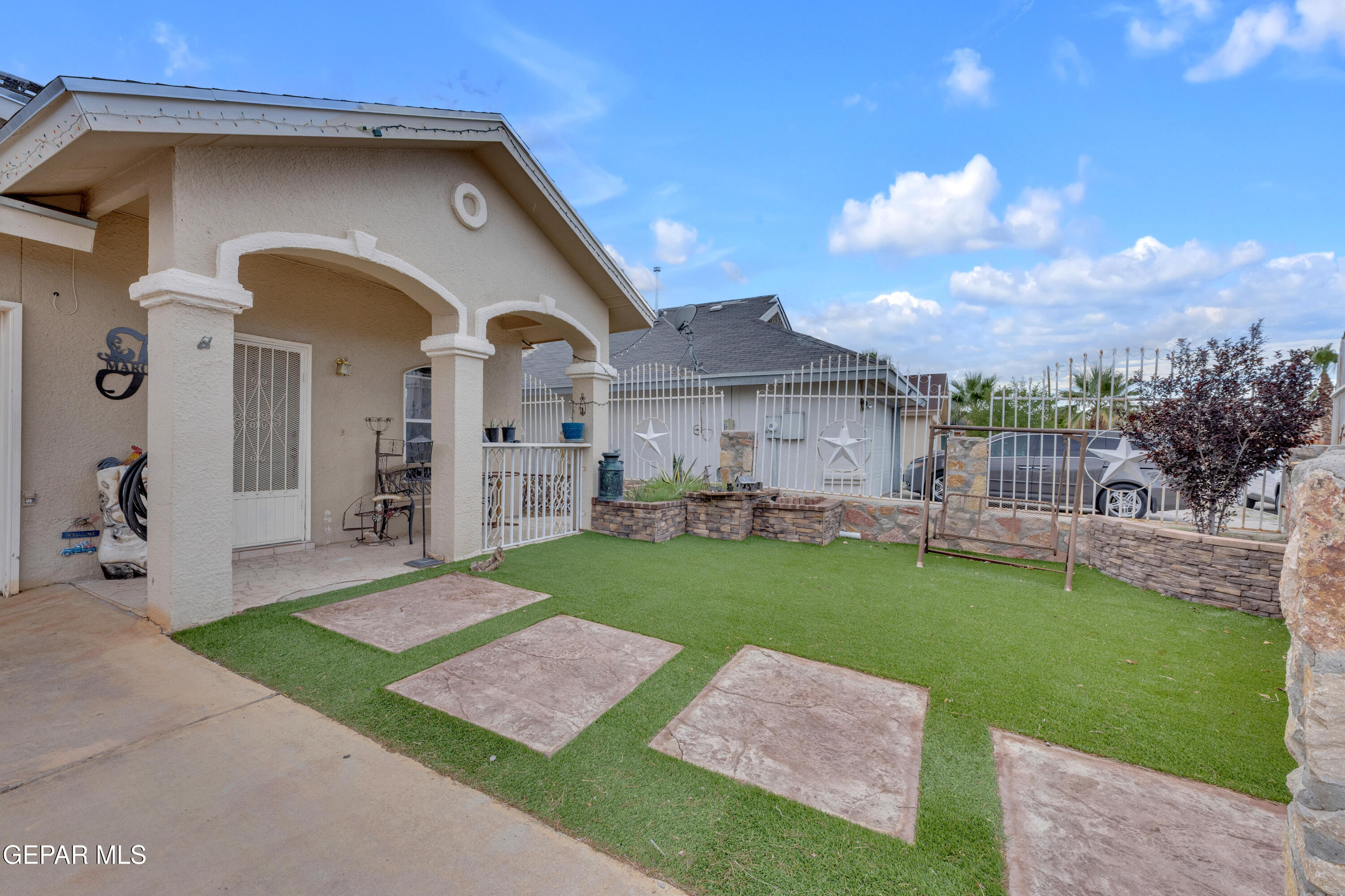 11856 FIDDLEWOOD Circle
