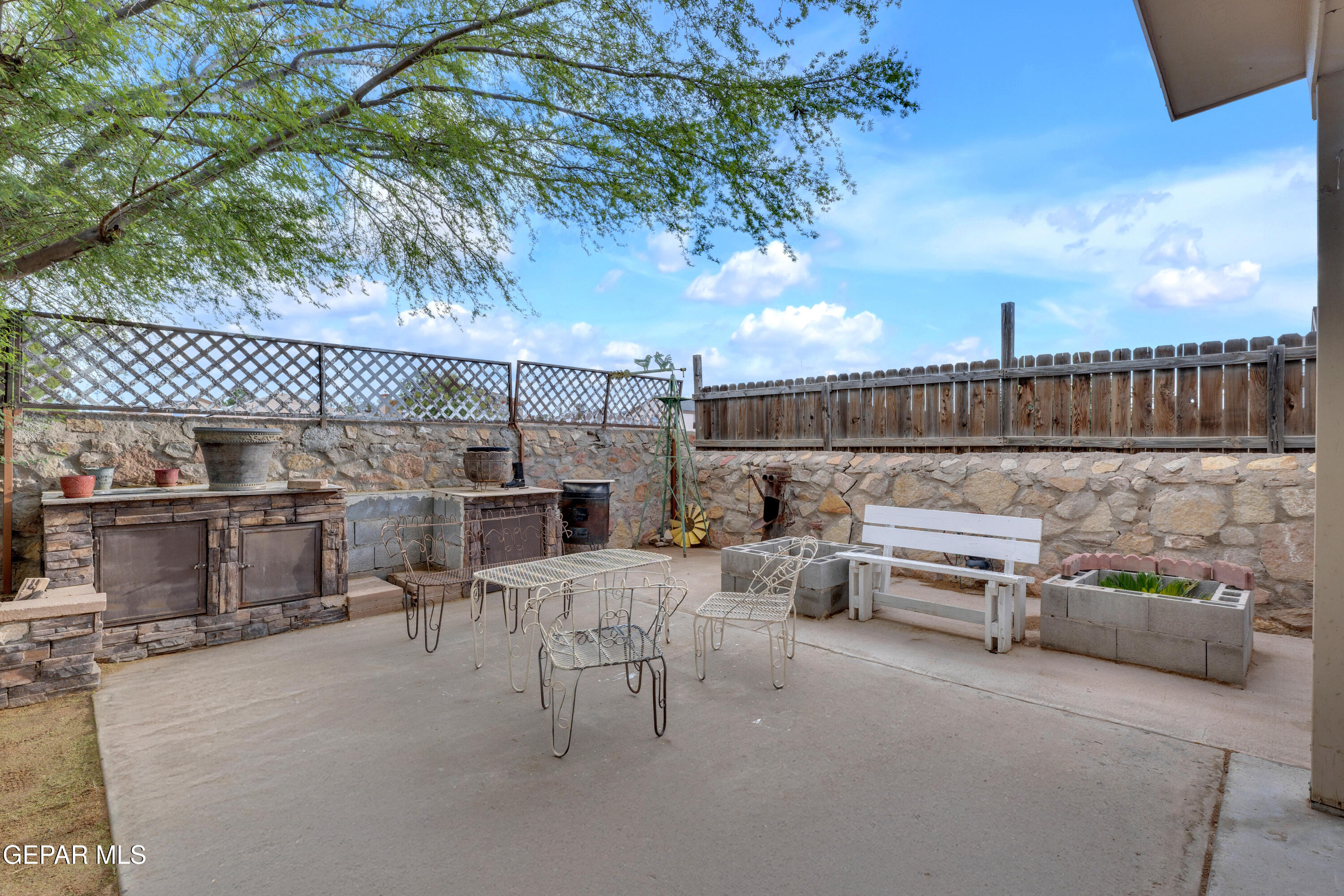 11856 FIDDLEWOOD Circle