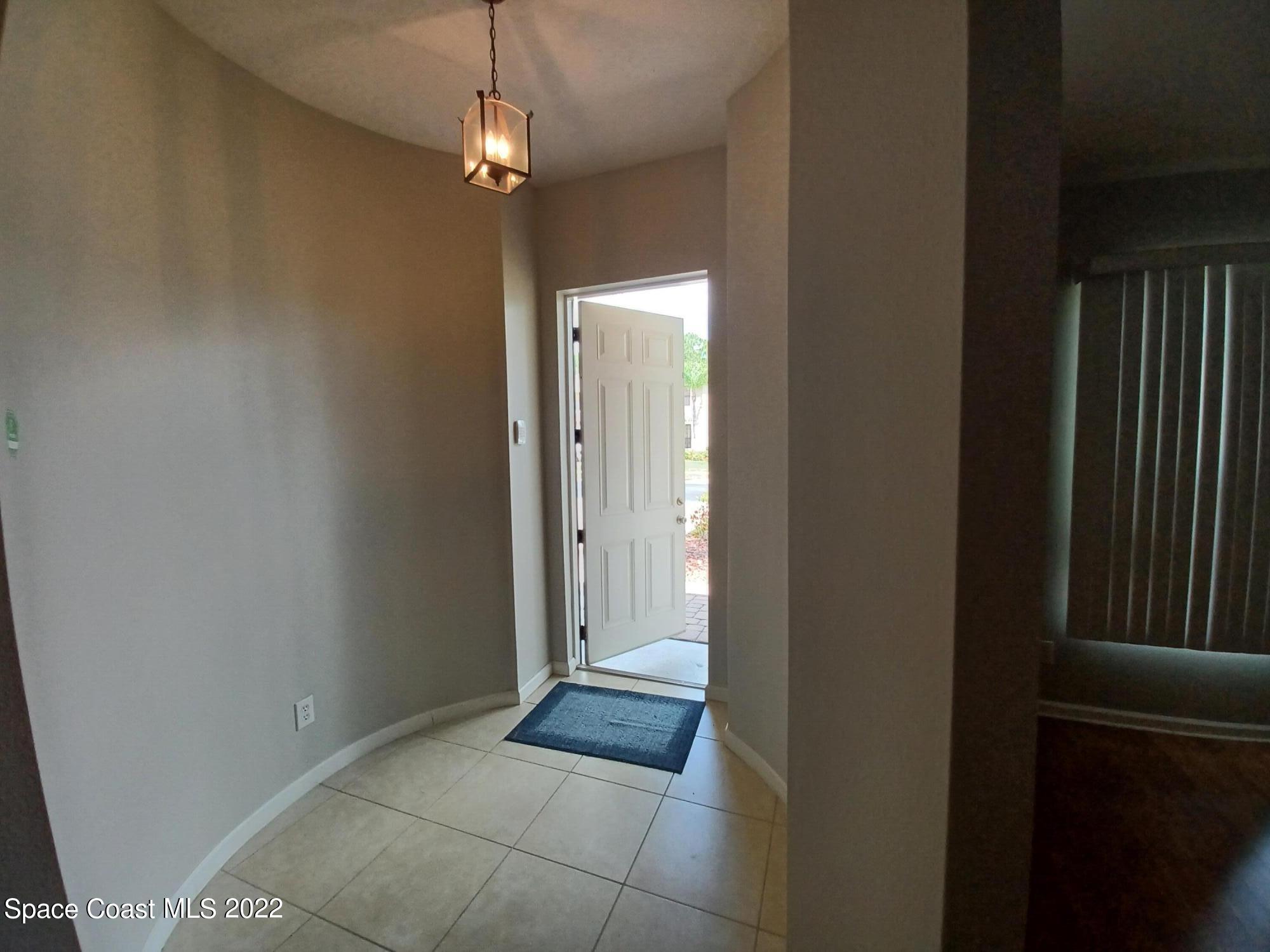 402 Breckenridge Circle SE