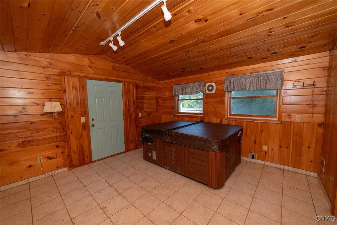 6325 North Kirkville Road