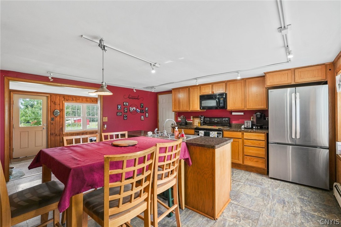 2684 Henneberry Road