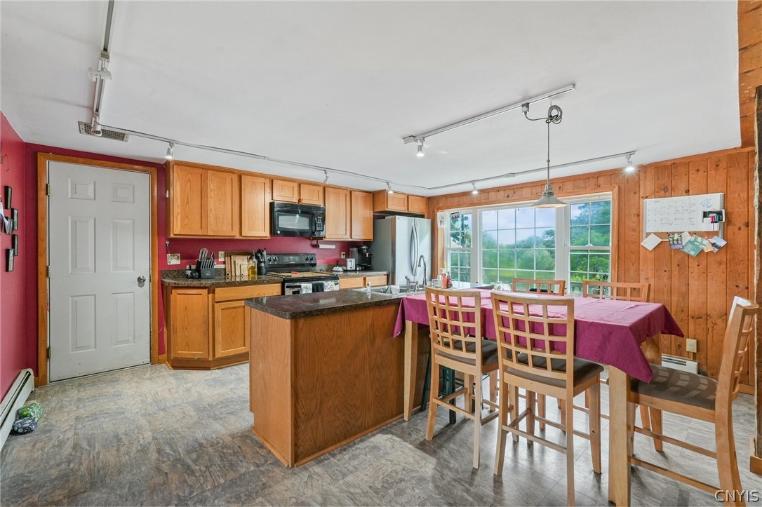 2684 Henneberry Road