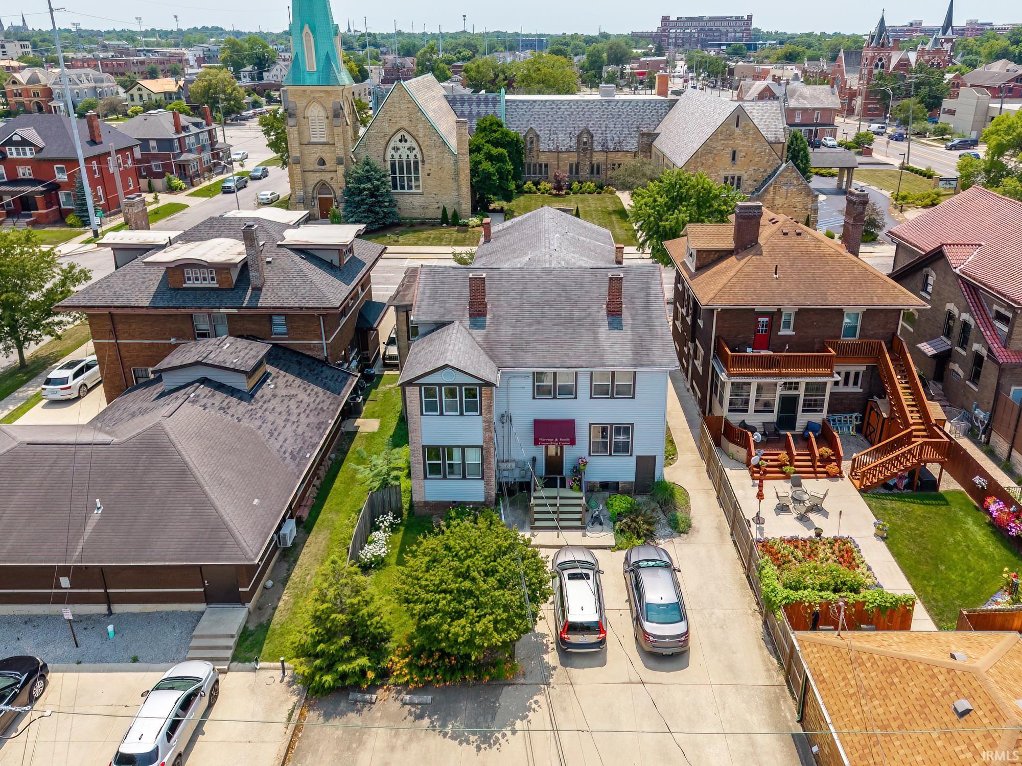 614 W Berry Street