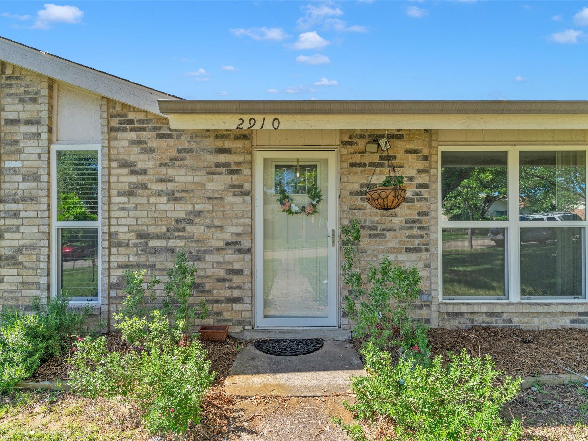 2910 Big Ben Lane