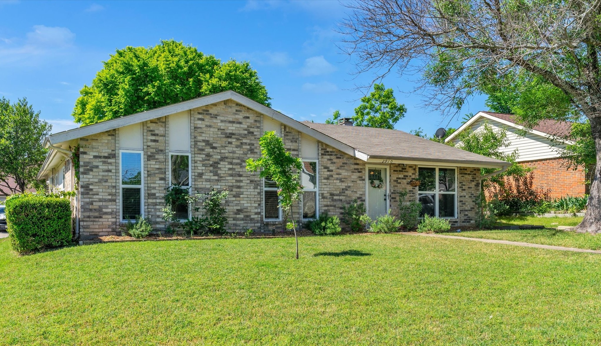 2910 Big Ben Lane