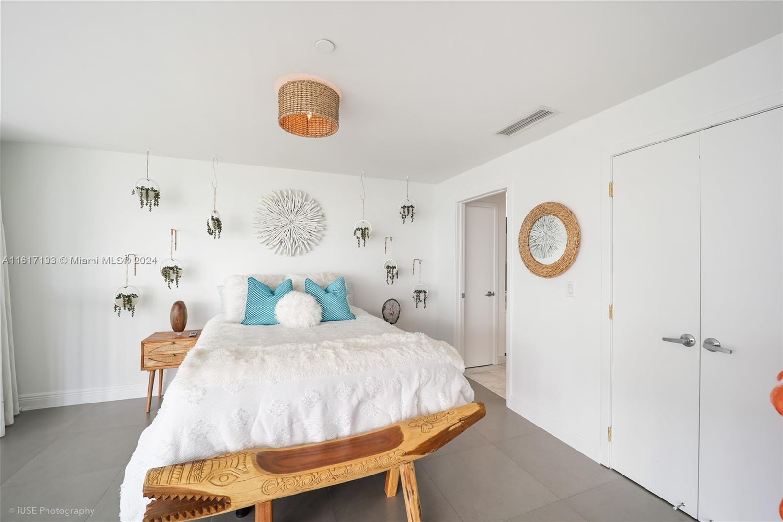888 Biscayne Blvd # 905