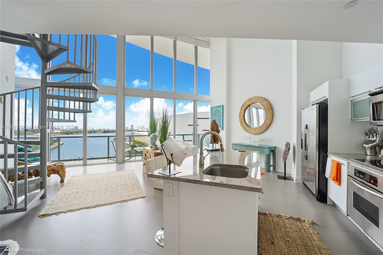 888 Biscayne Blvd # 905