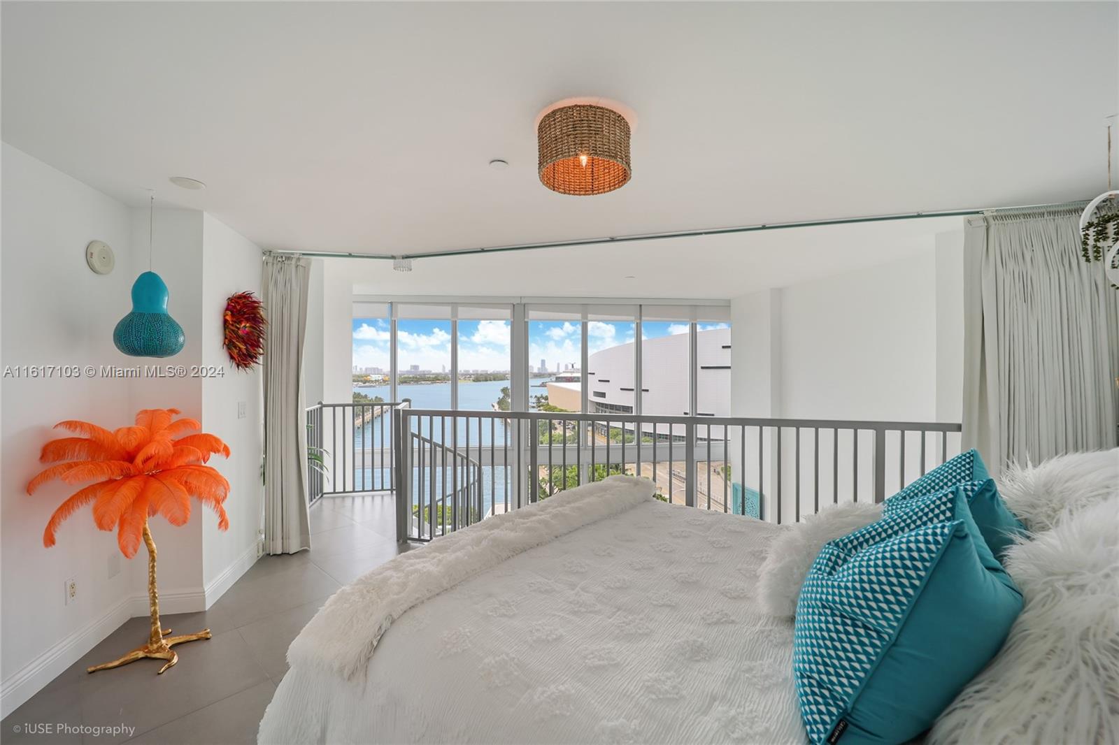 888 Biscayne Blvd # 905