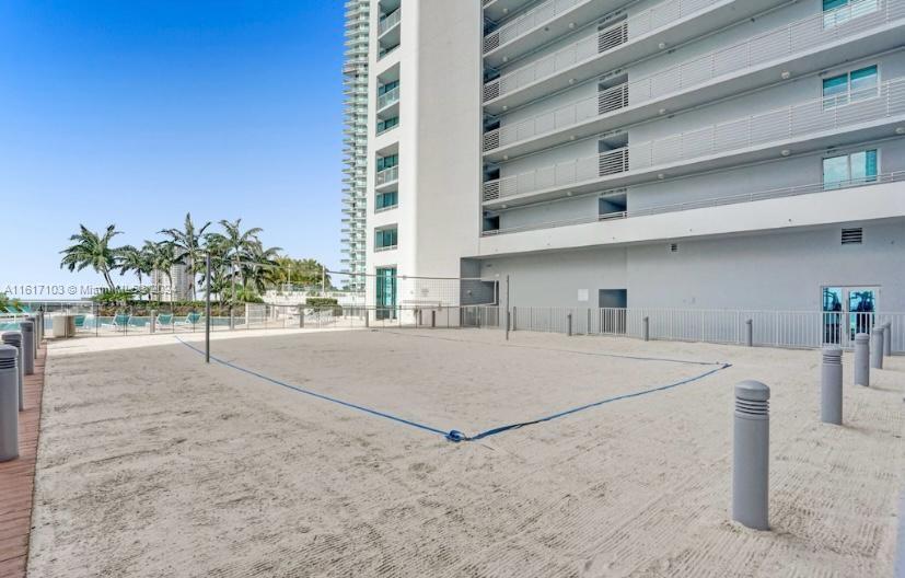 888 Biscayne Blvd # 905