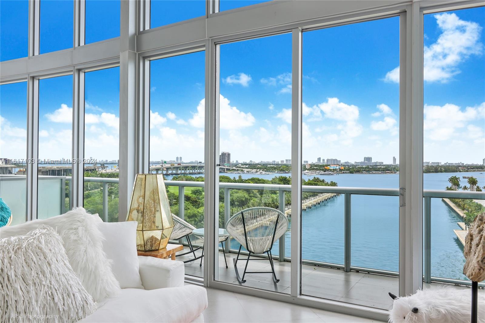 888 Biscayne Blvd # 905