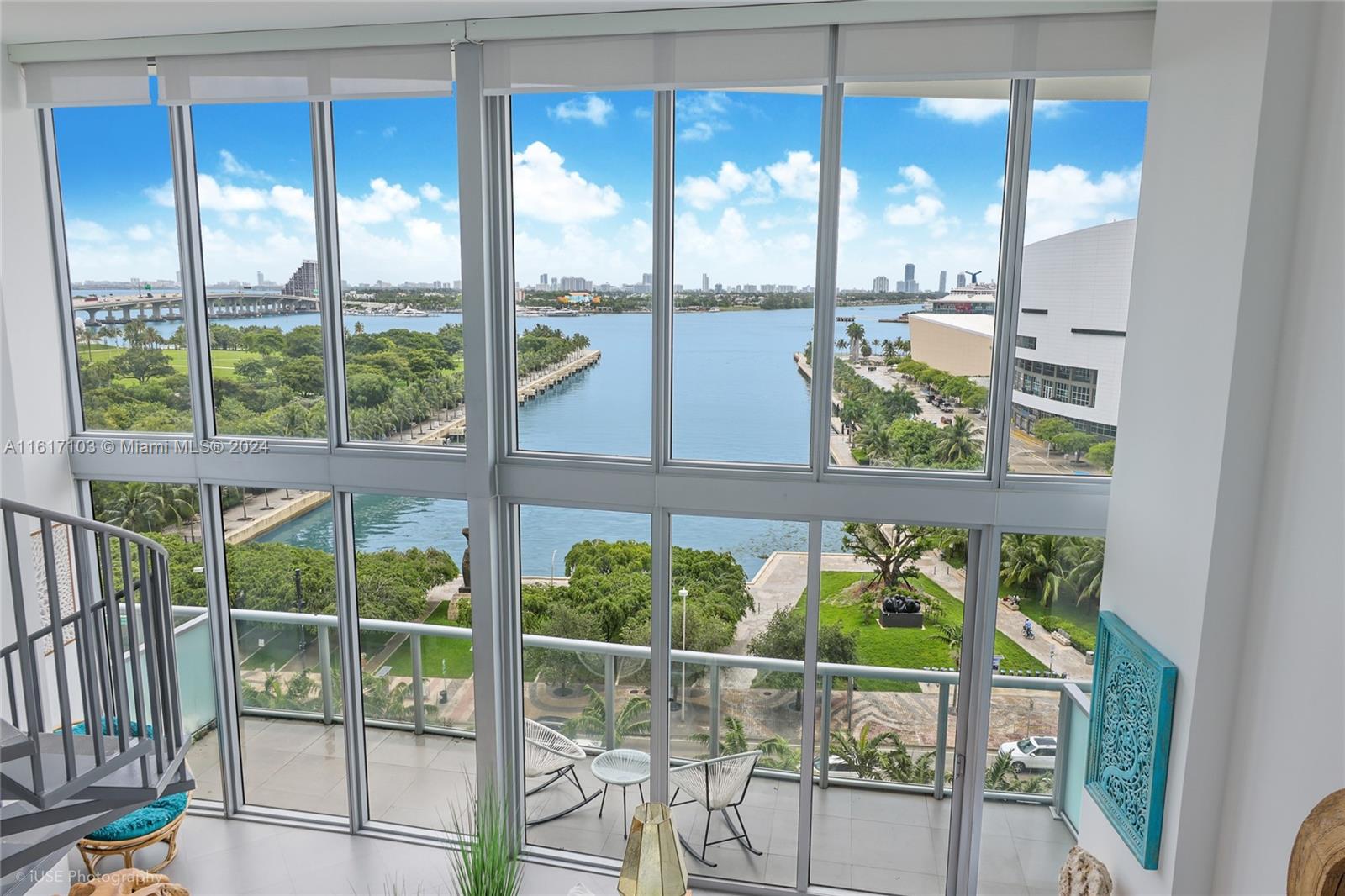 888 Biscayne Blvd # 905