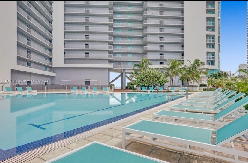 888 Biscayne Blvd # 905