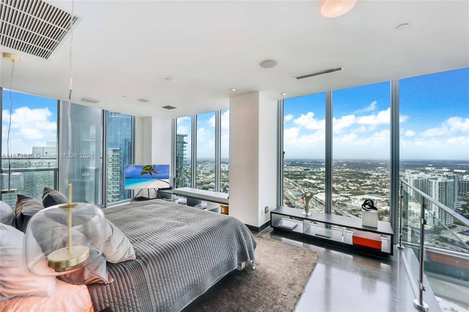 888 Biscayne Blvd # 5112