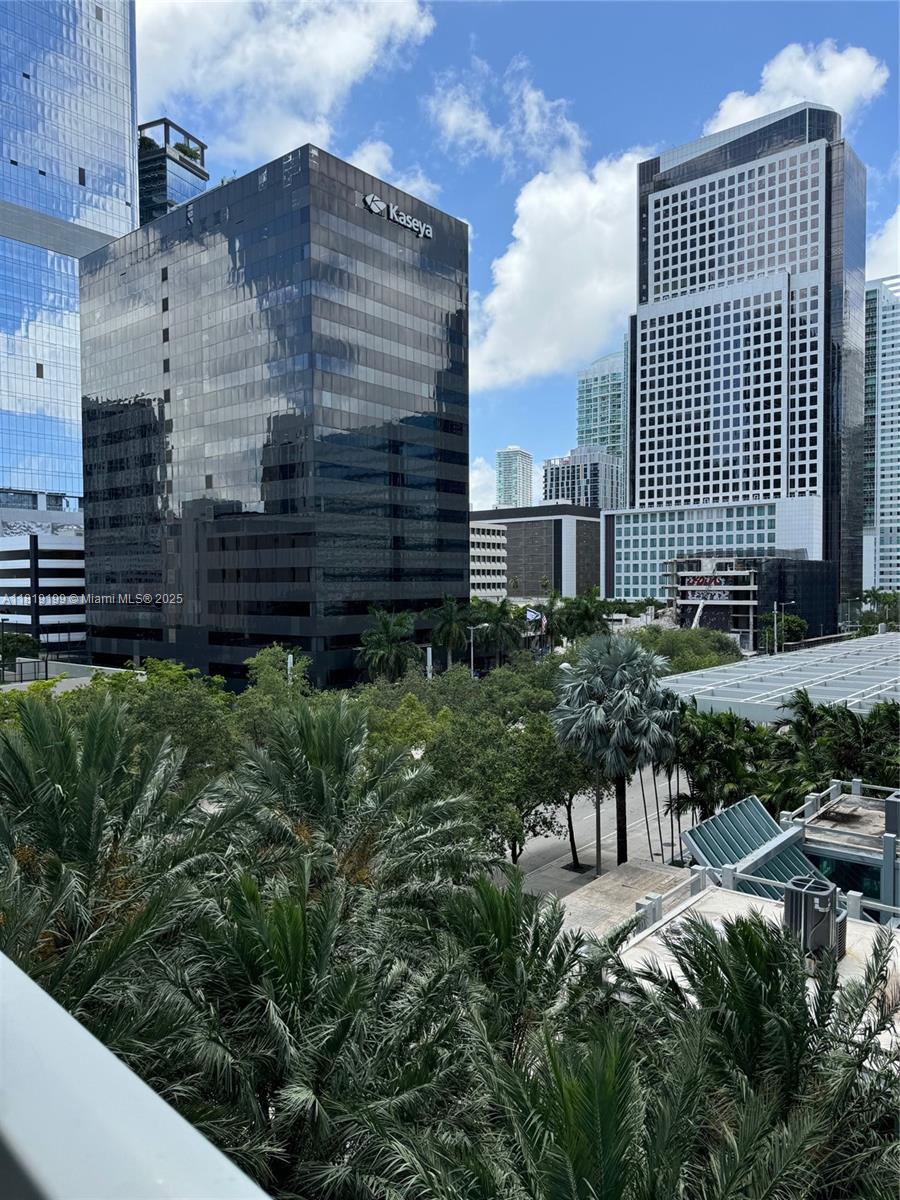 951 Brickell Ave # 500