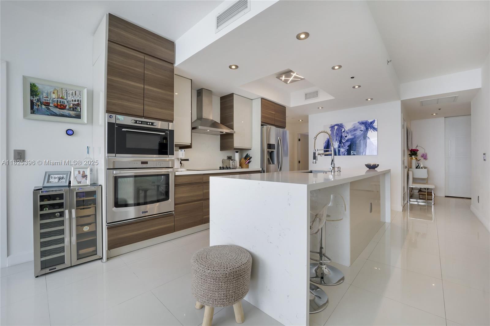 888 Biscayne Blvd # 3005
