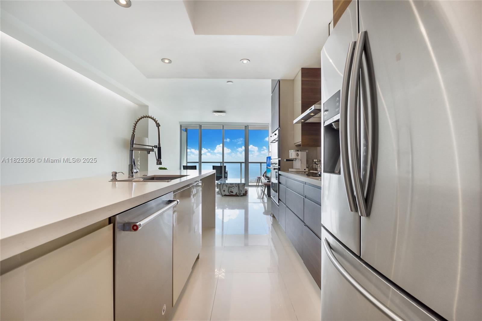 888 Biscayne Blvd # 3005